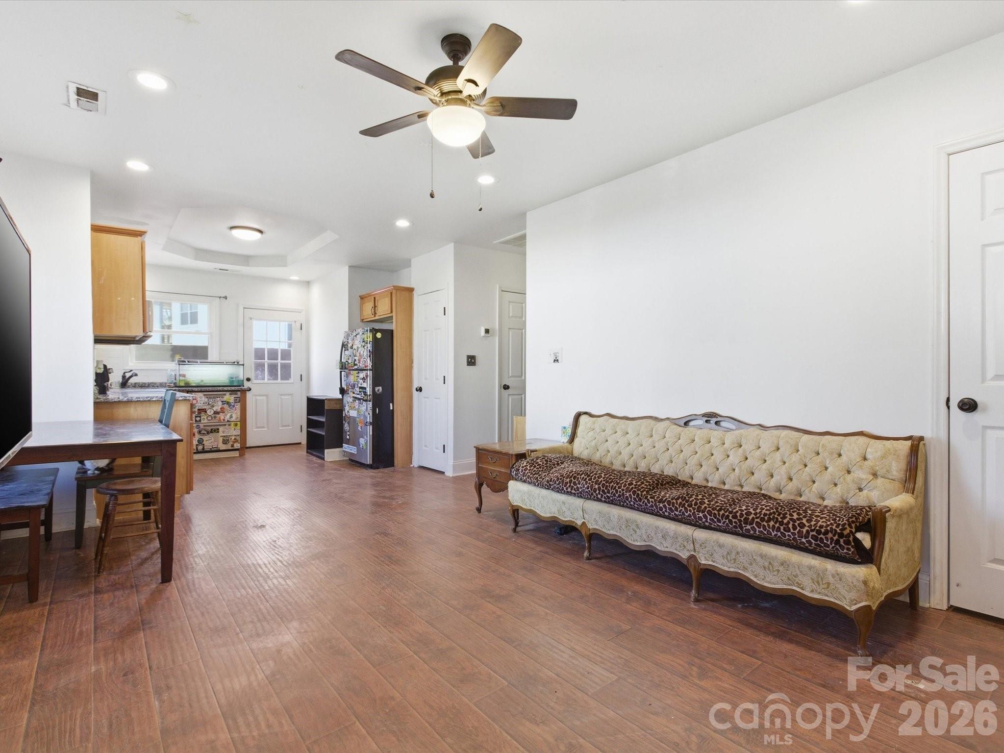 Plaza Hills - Residential