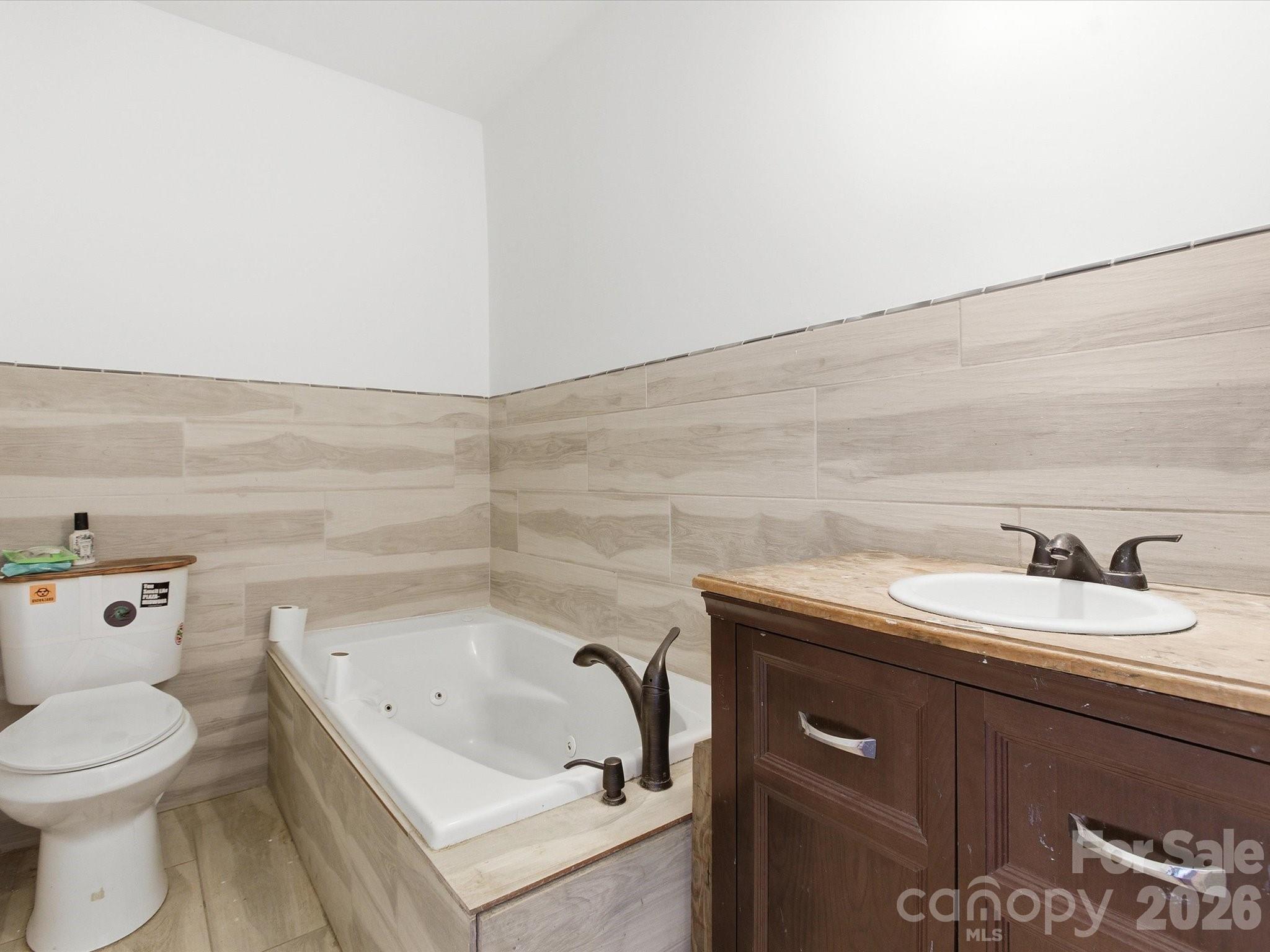 Plaza Hills - Residential