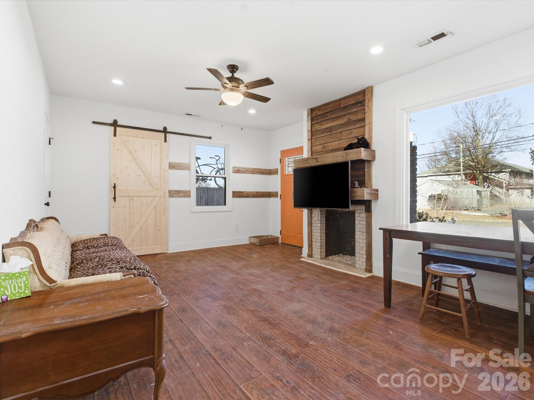 Plaza Hills - Residential