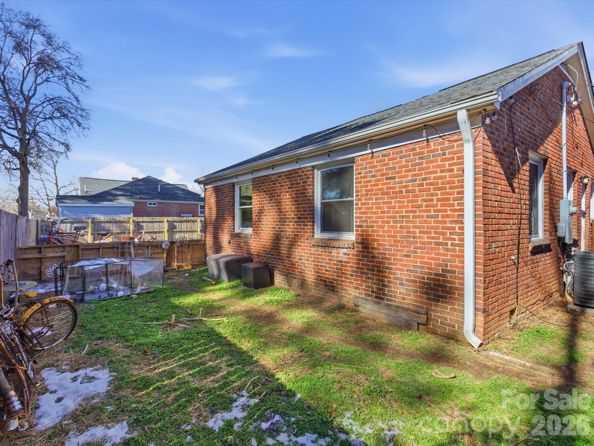 Plaza Hills - Residential