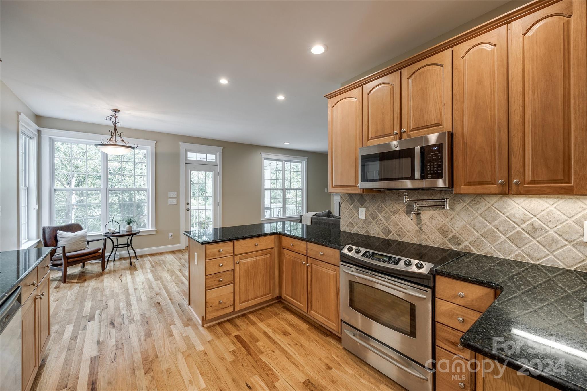 Lake Shore - Residential