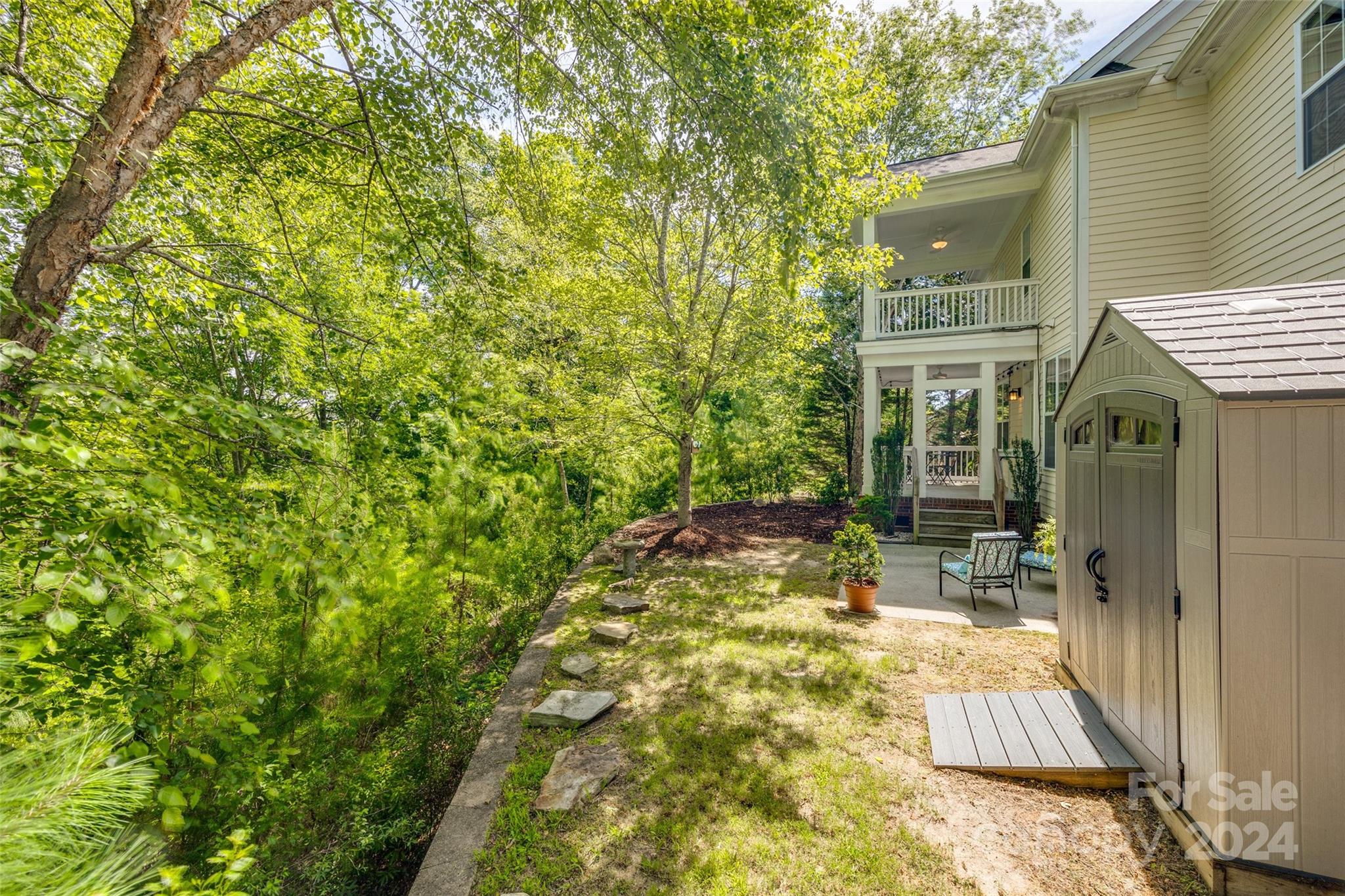 Lake Shore - Residential