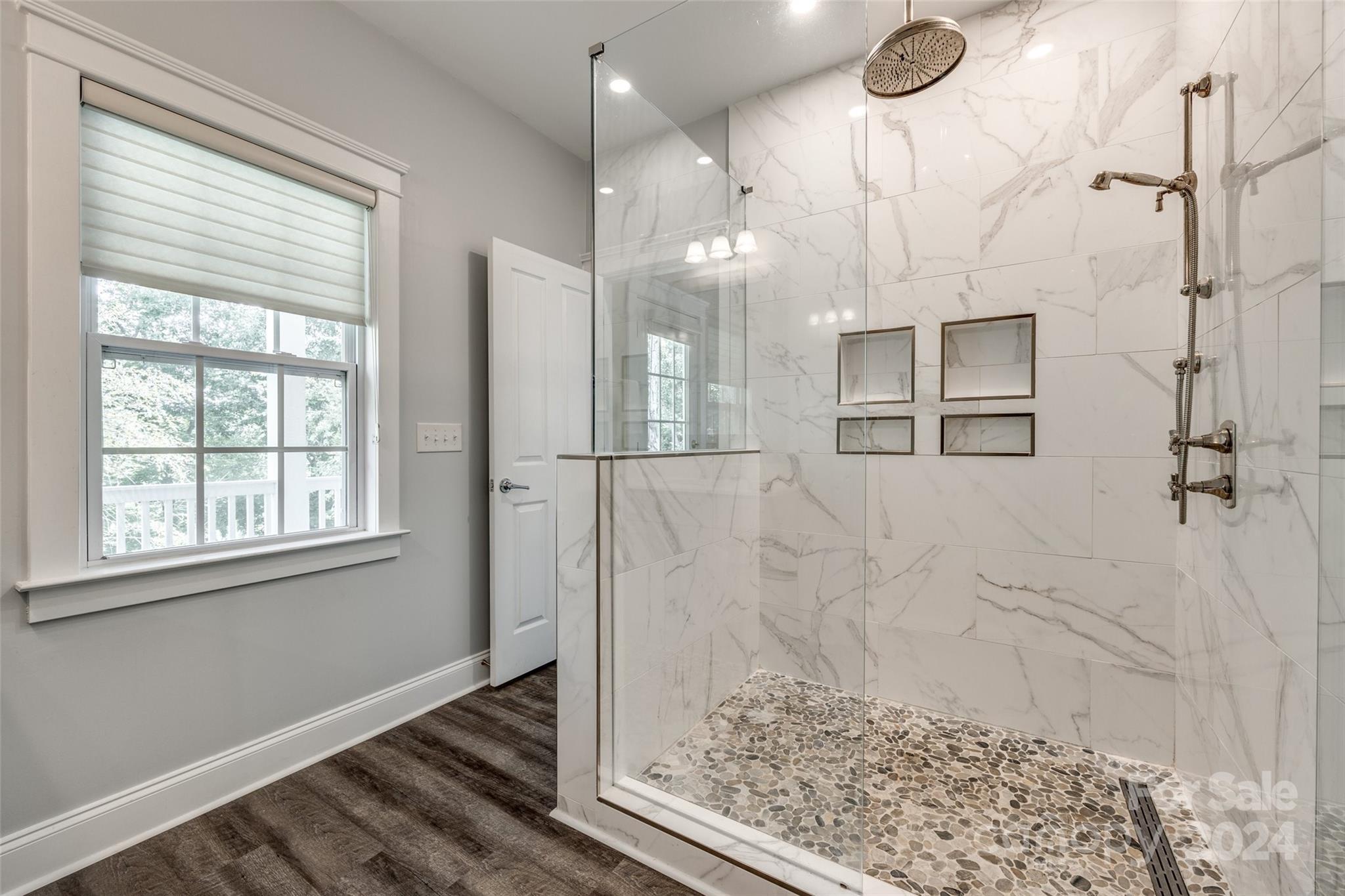 Lake Shore - Residential