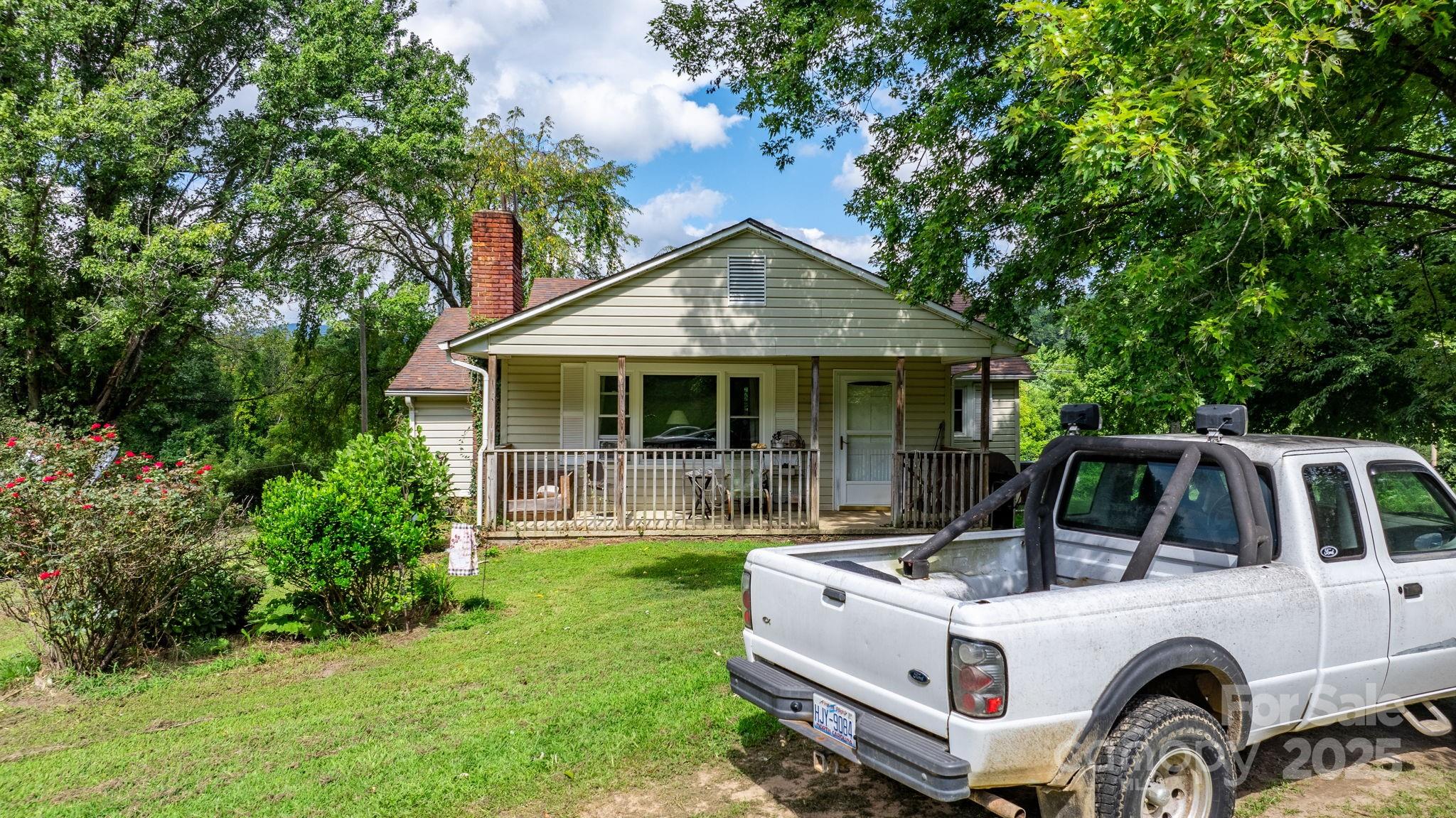 1147 Old Linville Road