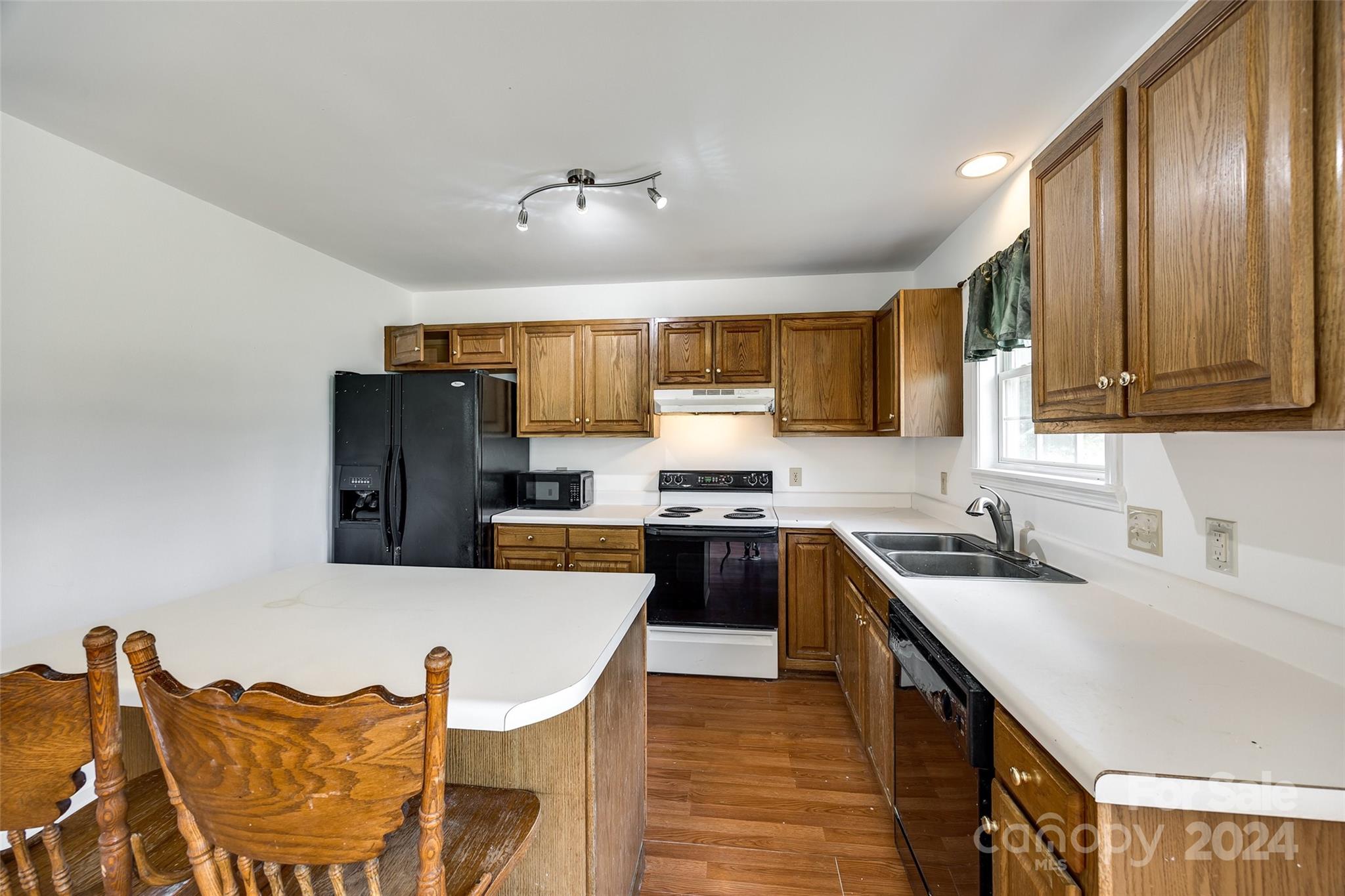 Quail Lakes - Residential