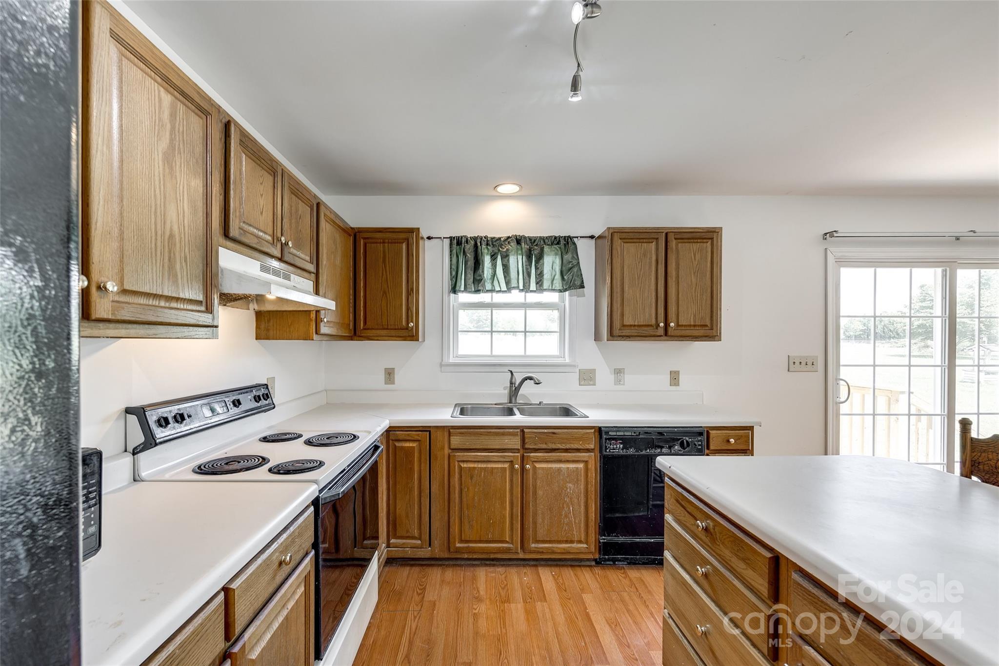 Quail Lakes - Residential