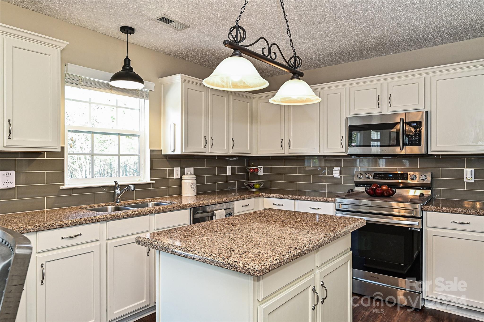 Amber Woods - Residential