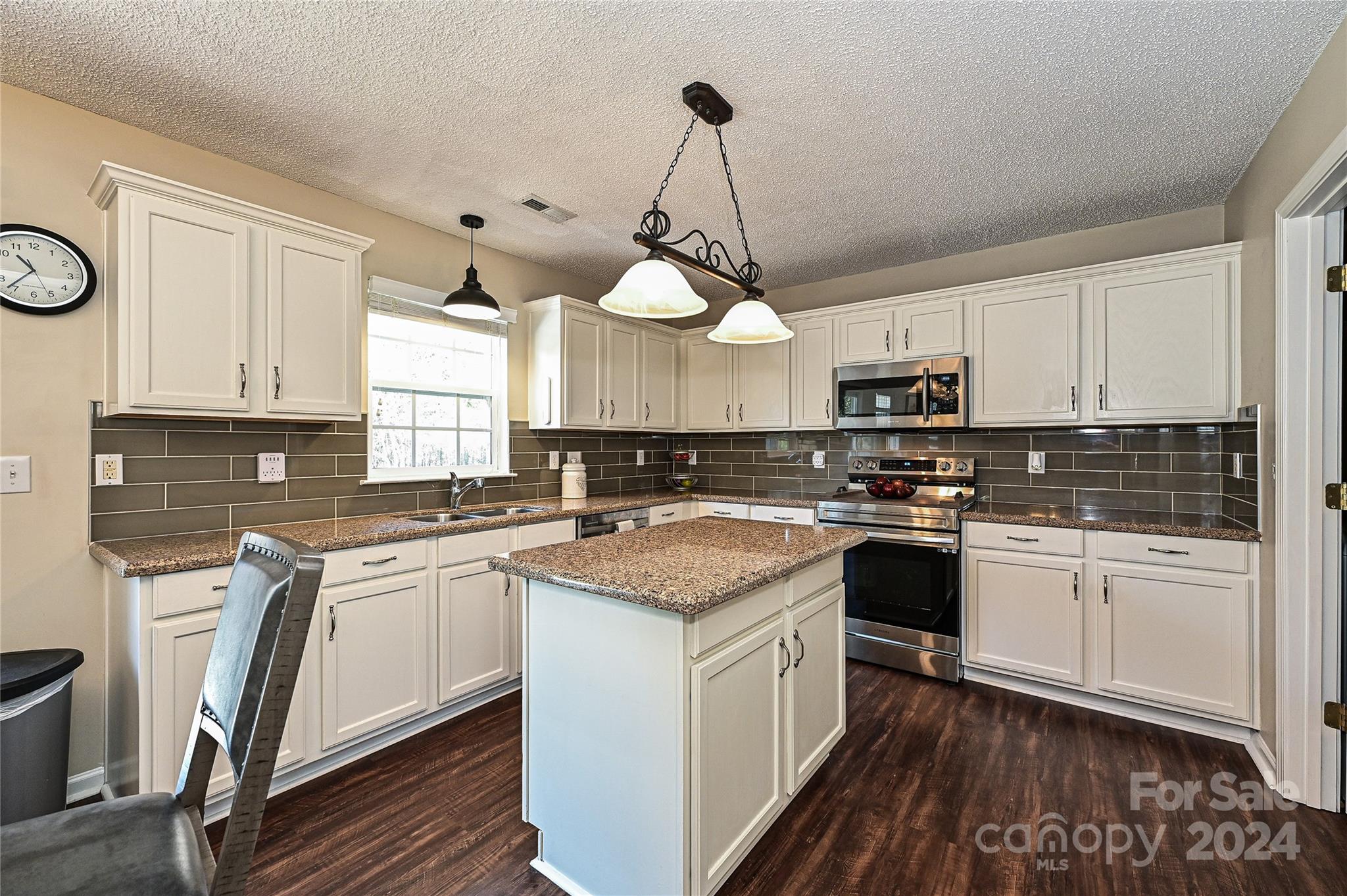 Amber Woods - Residential