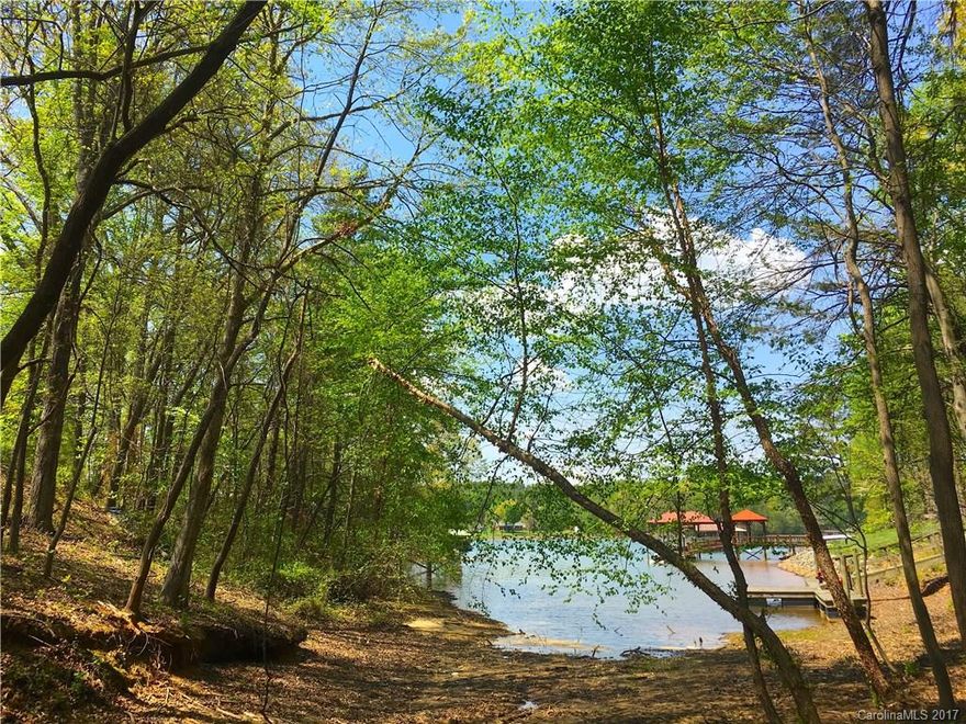 Waterfront canoe lot! 1.09 acre lot w/ a 4 BR septic permit is ready for new home construction. 200+ feet of water front(see Iredell county GIS map). Beautiful Stumpy Creek recreational park, including Baseball complex, Soccer Complex and walking trails is right across the road. Stumpy Creek Boat Launch and Landing is just down the road.
Lots to love about this property! Broker interest.
