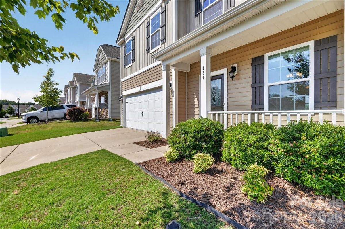 157 Kingsway Drive