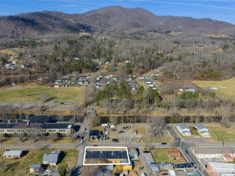 3264 Broad Street Clyde NC 28721