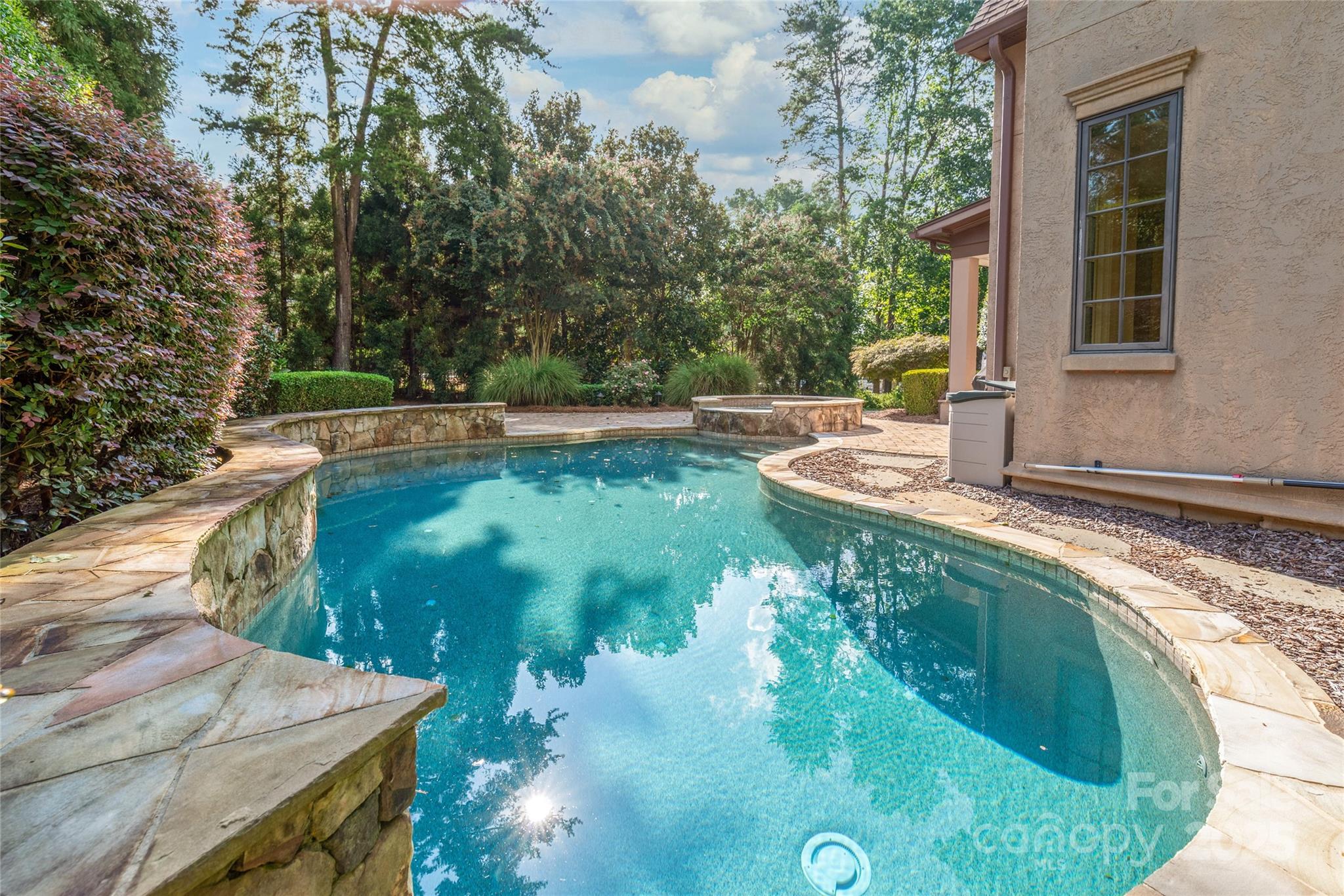 The Peninsula - Residential