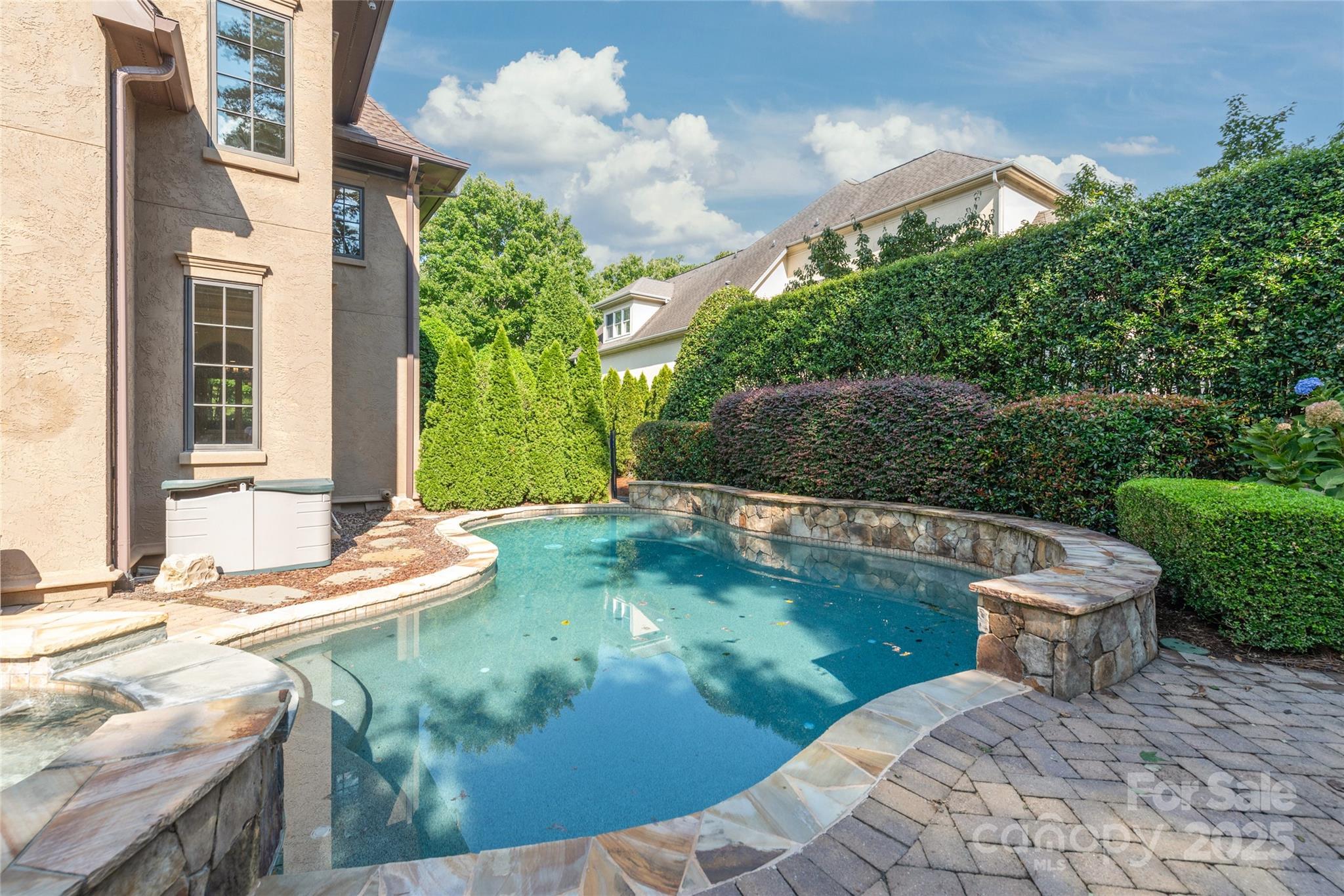 The Peninsula - Residential