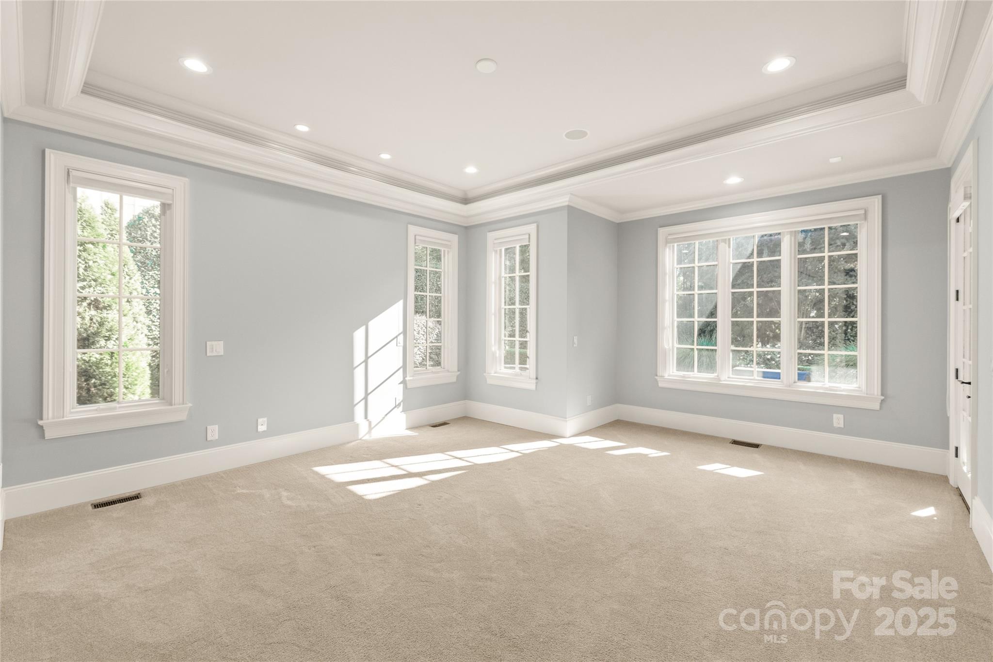 The Peninsula - Residential