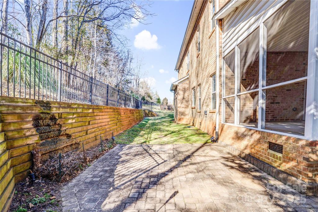 listing image 42
