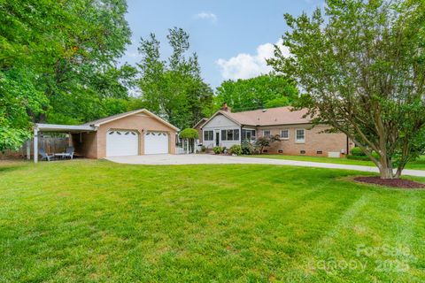 5522 Sharon Road Charlotte NC 28210
