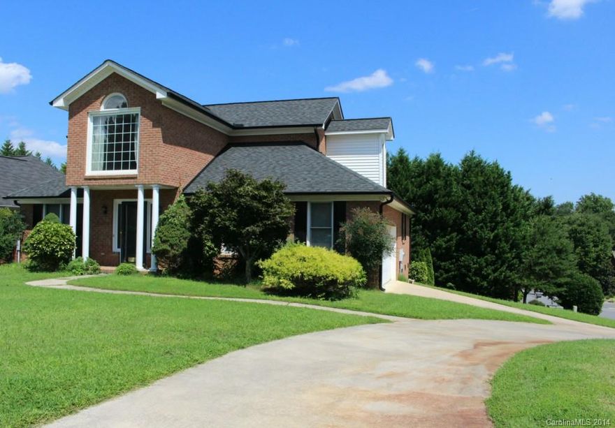 Full brick home in an all brick community. 2 story foyer. Dining room has nice hardwoods. Large great room with fireplace with gas logs. Master on the main. Deluxe bath and garden tub. Sunroom is a great place for relaxing, overlooks mature trees for shade. Lots of storage.