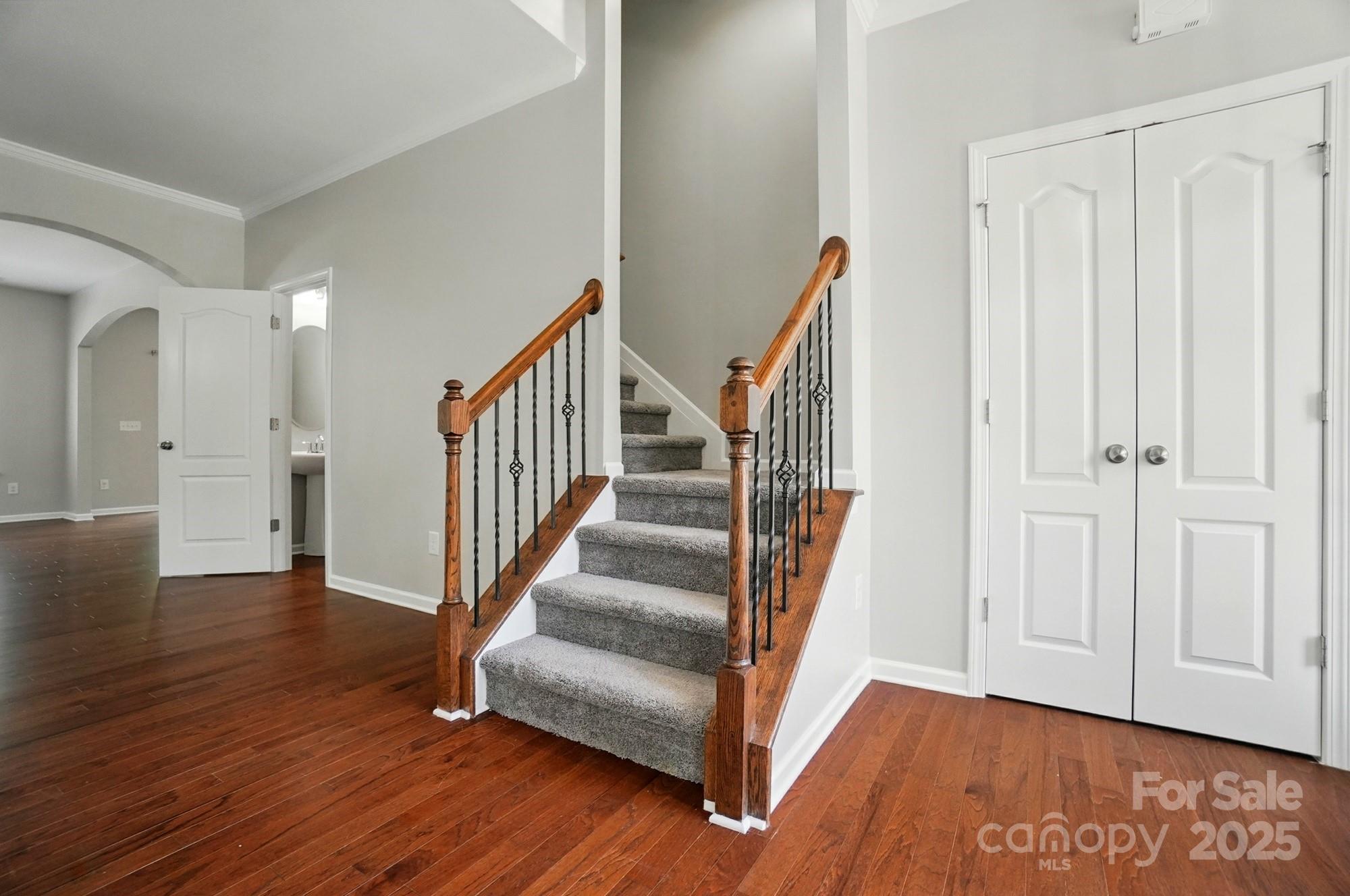 8115 Kelburn Lane
