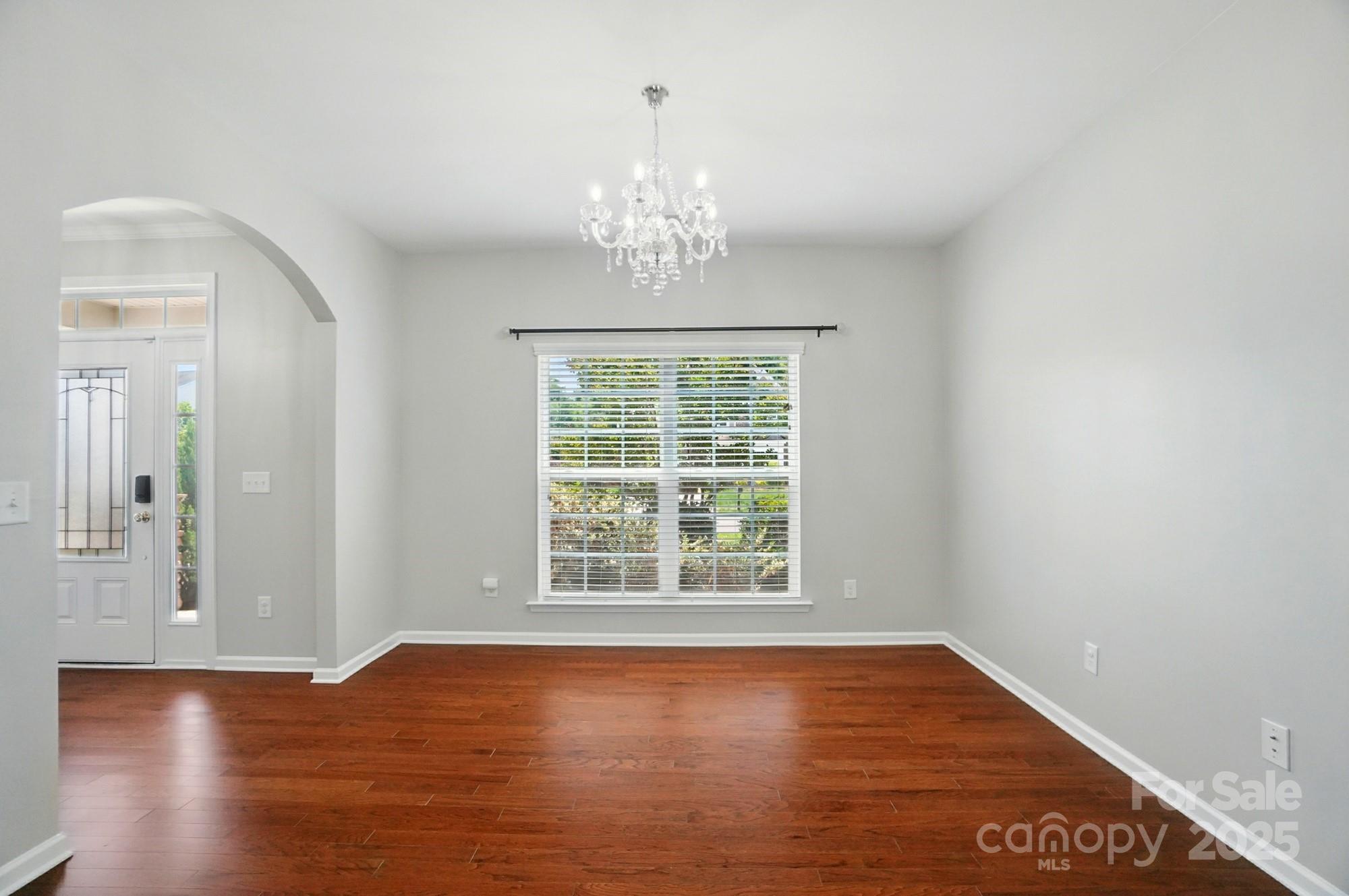 8115 Kelburn Lane
