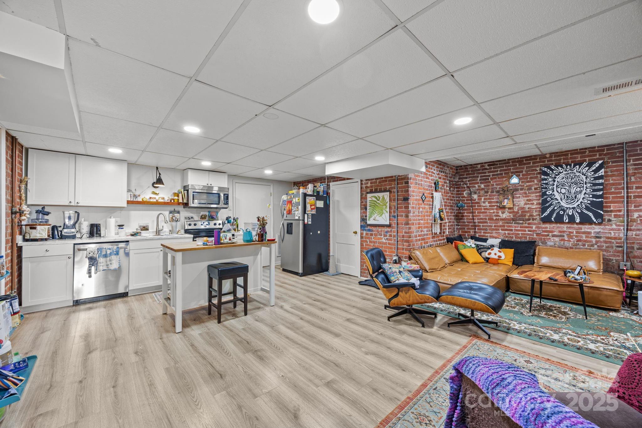 Oakley - Residential Income