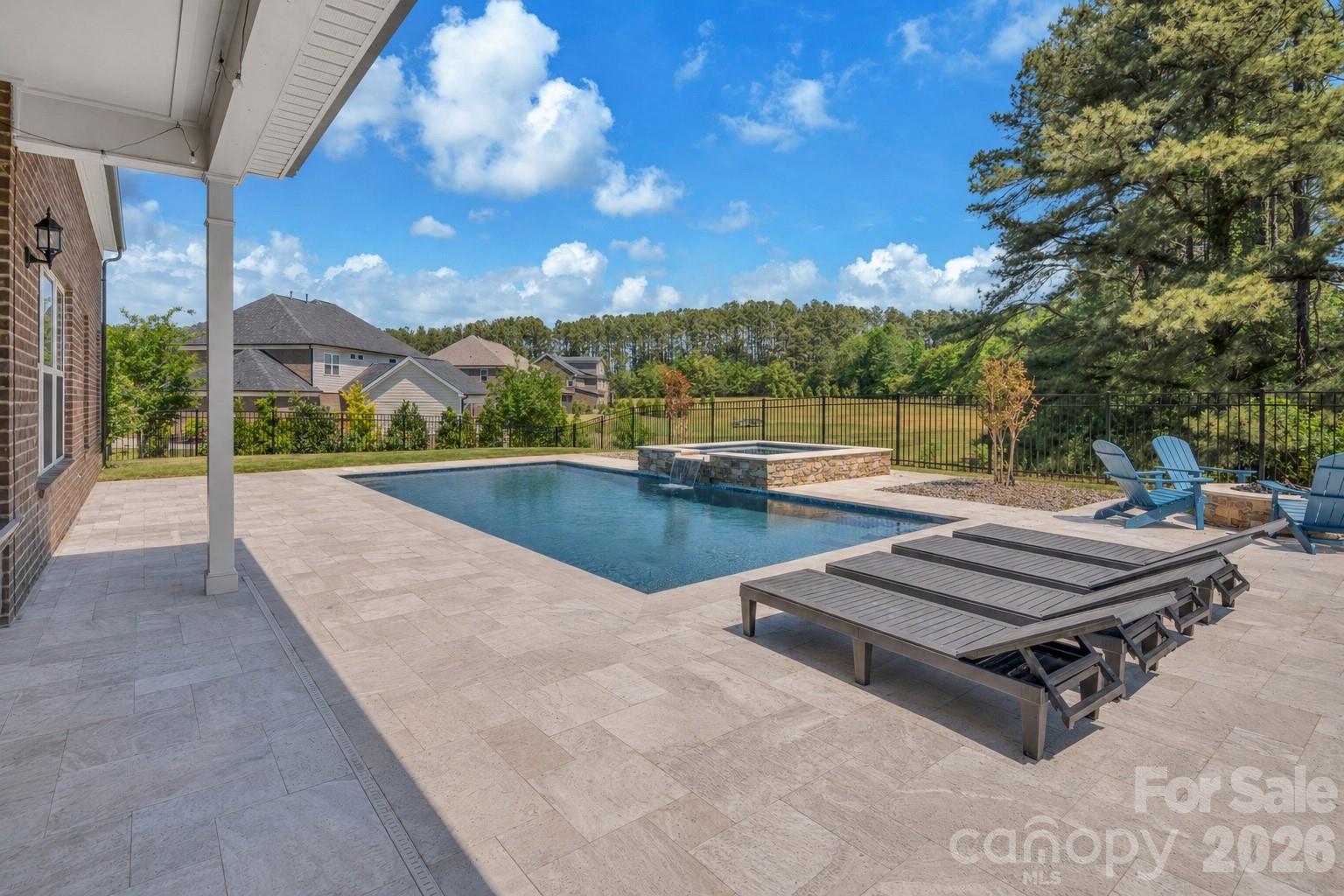 Cavesson - Residential