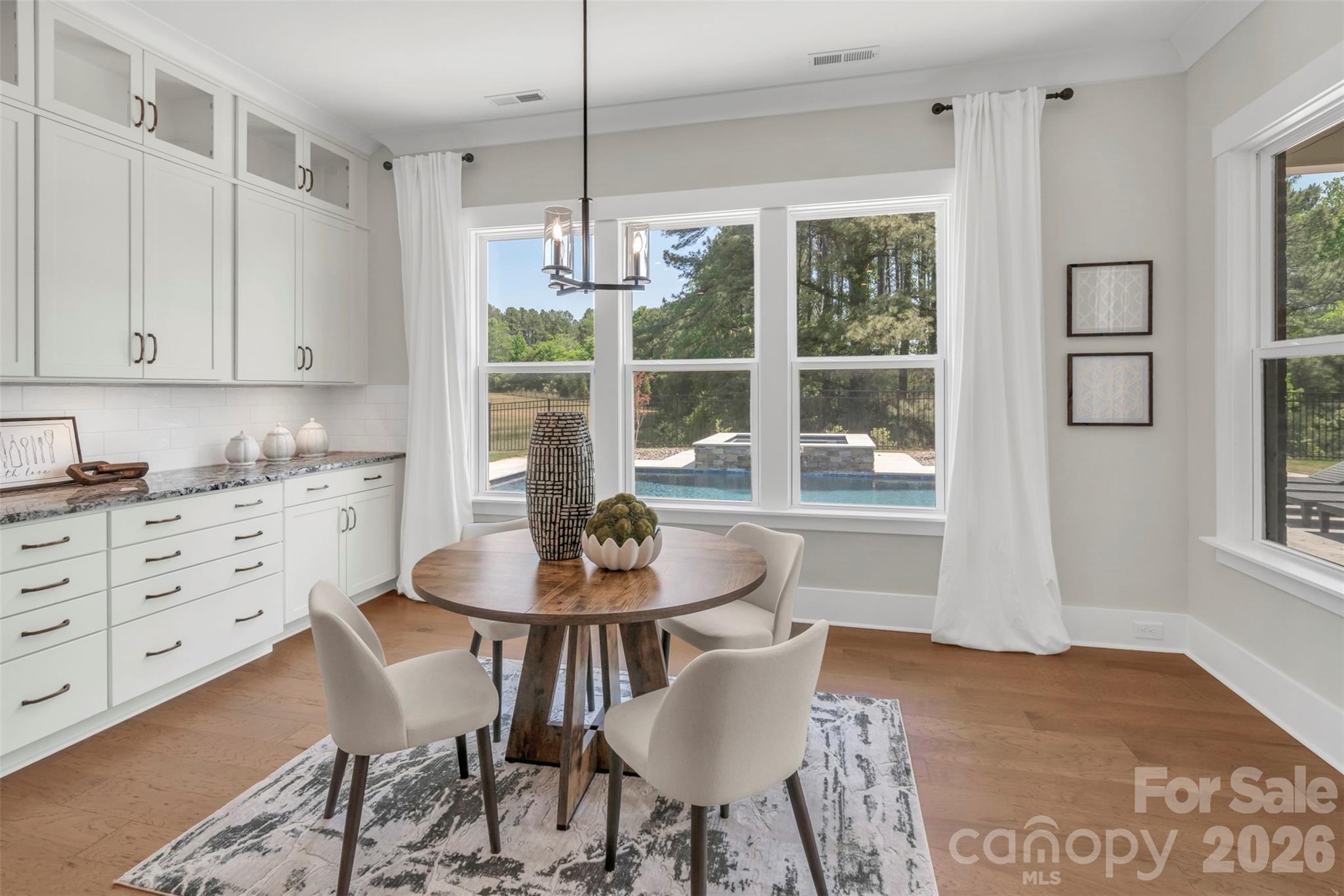 Cavesson - Residential