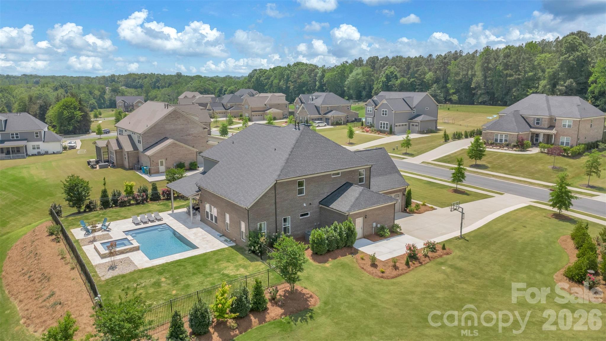 Cavesson - Residential