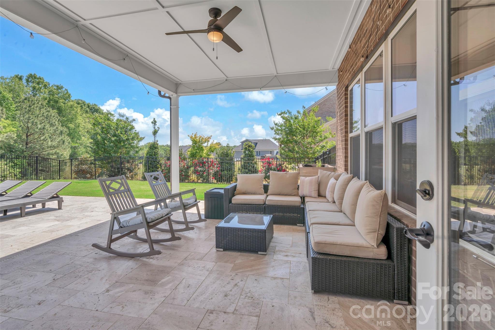 Cavesson - Residential