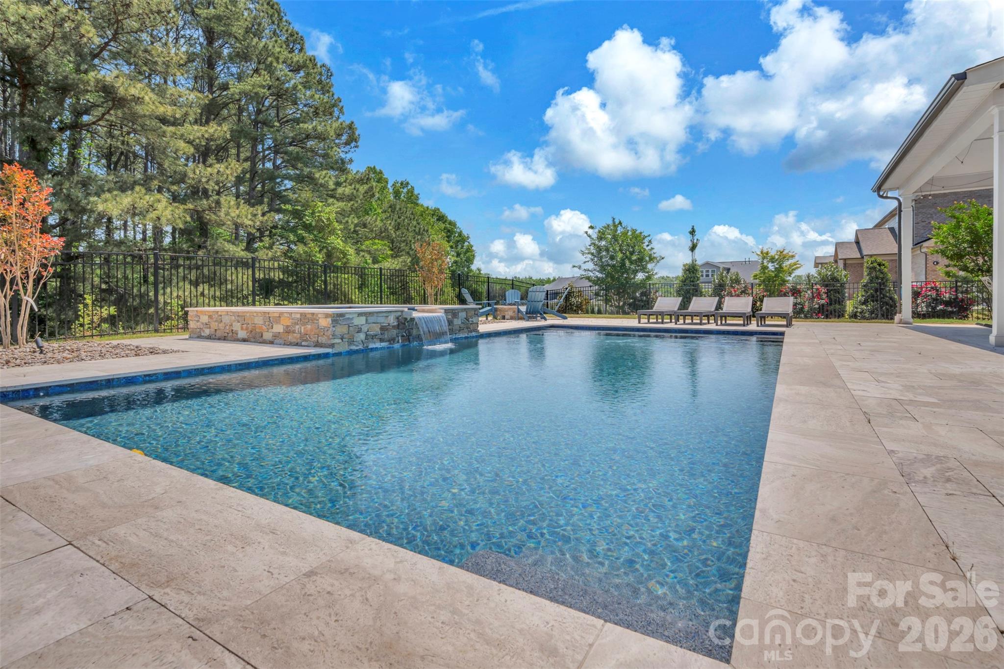 Cavesson - Residential