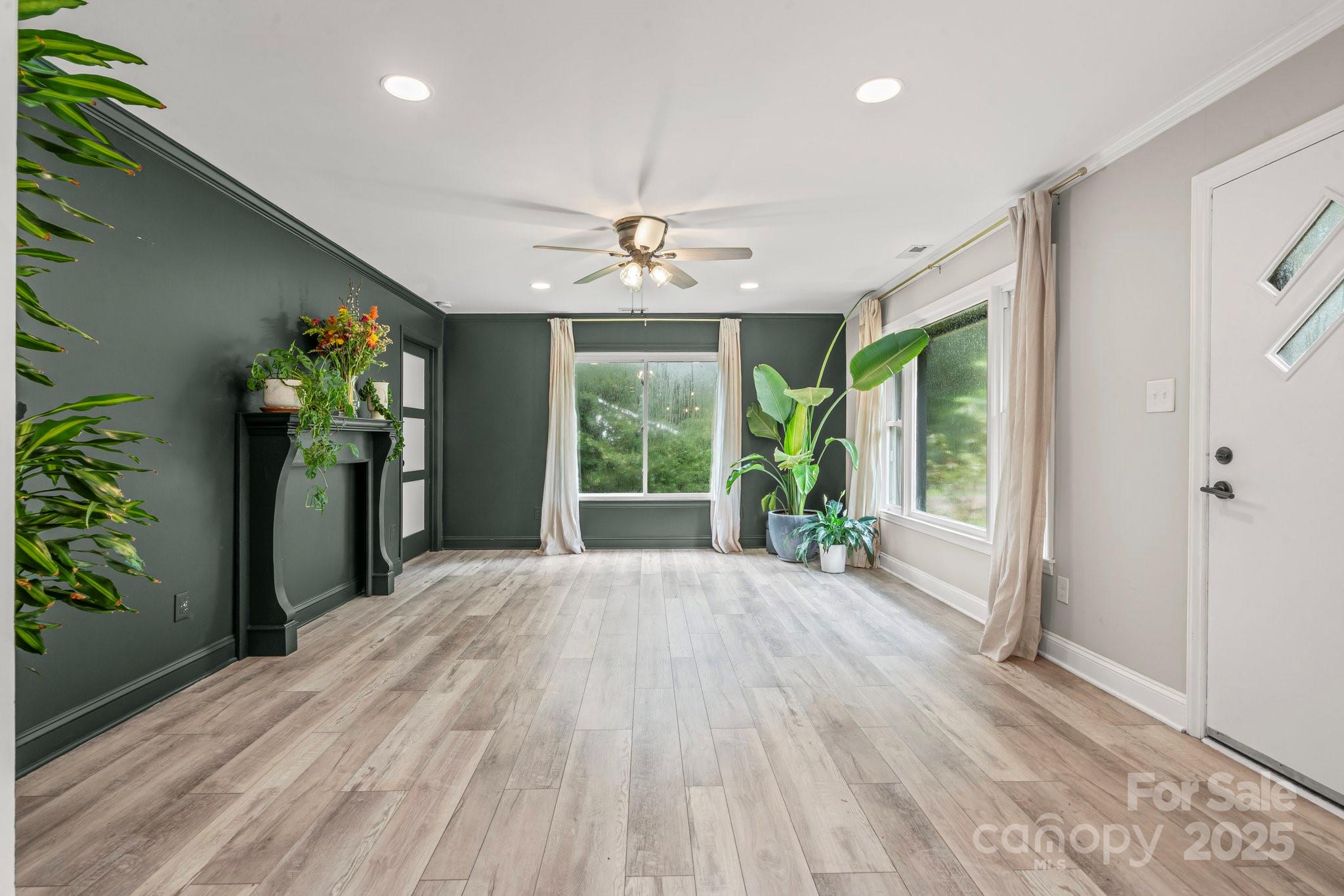 119 Meadowbrook Lane