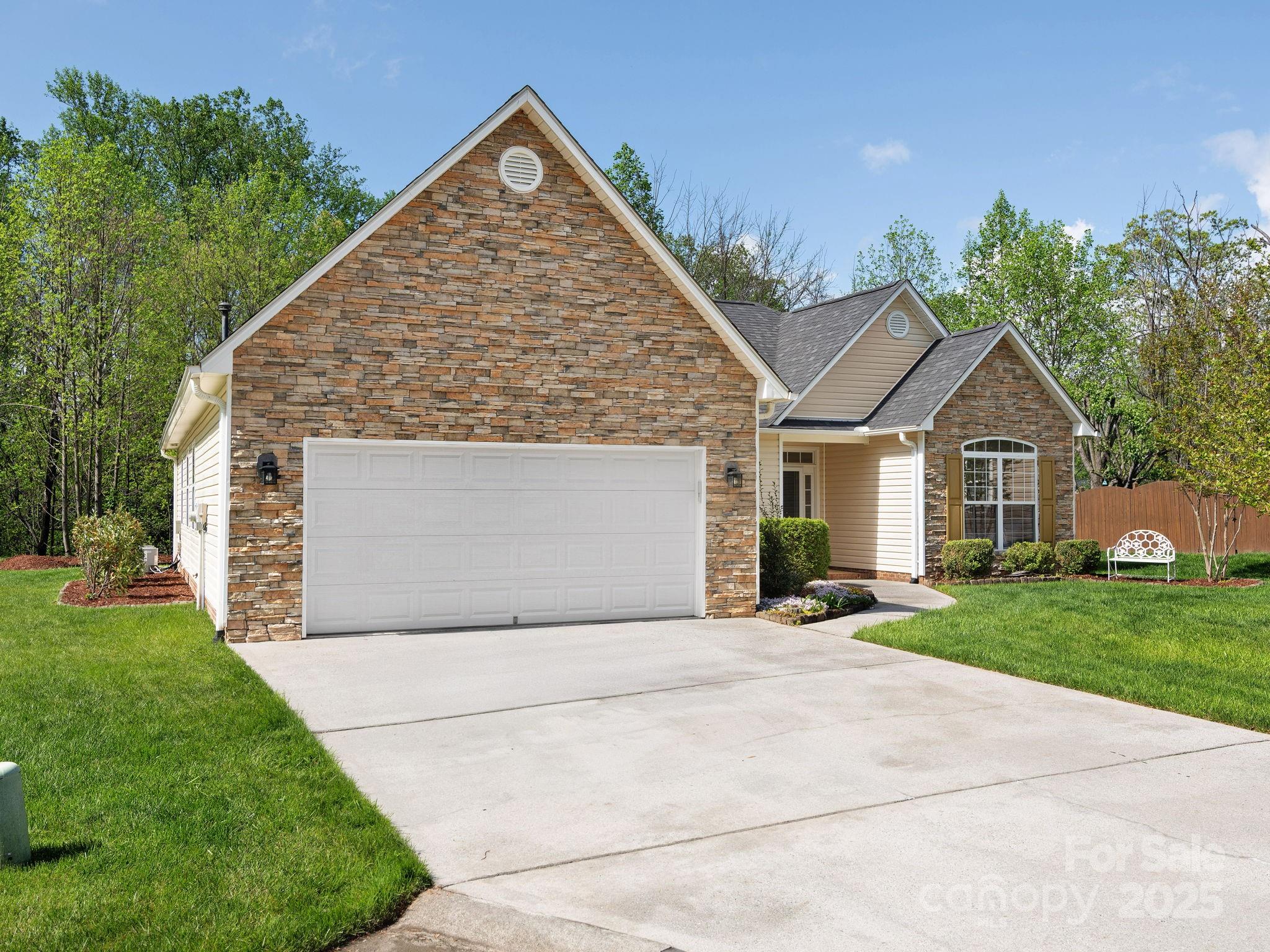 17 Hollow Crest Way