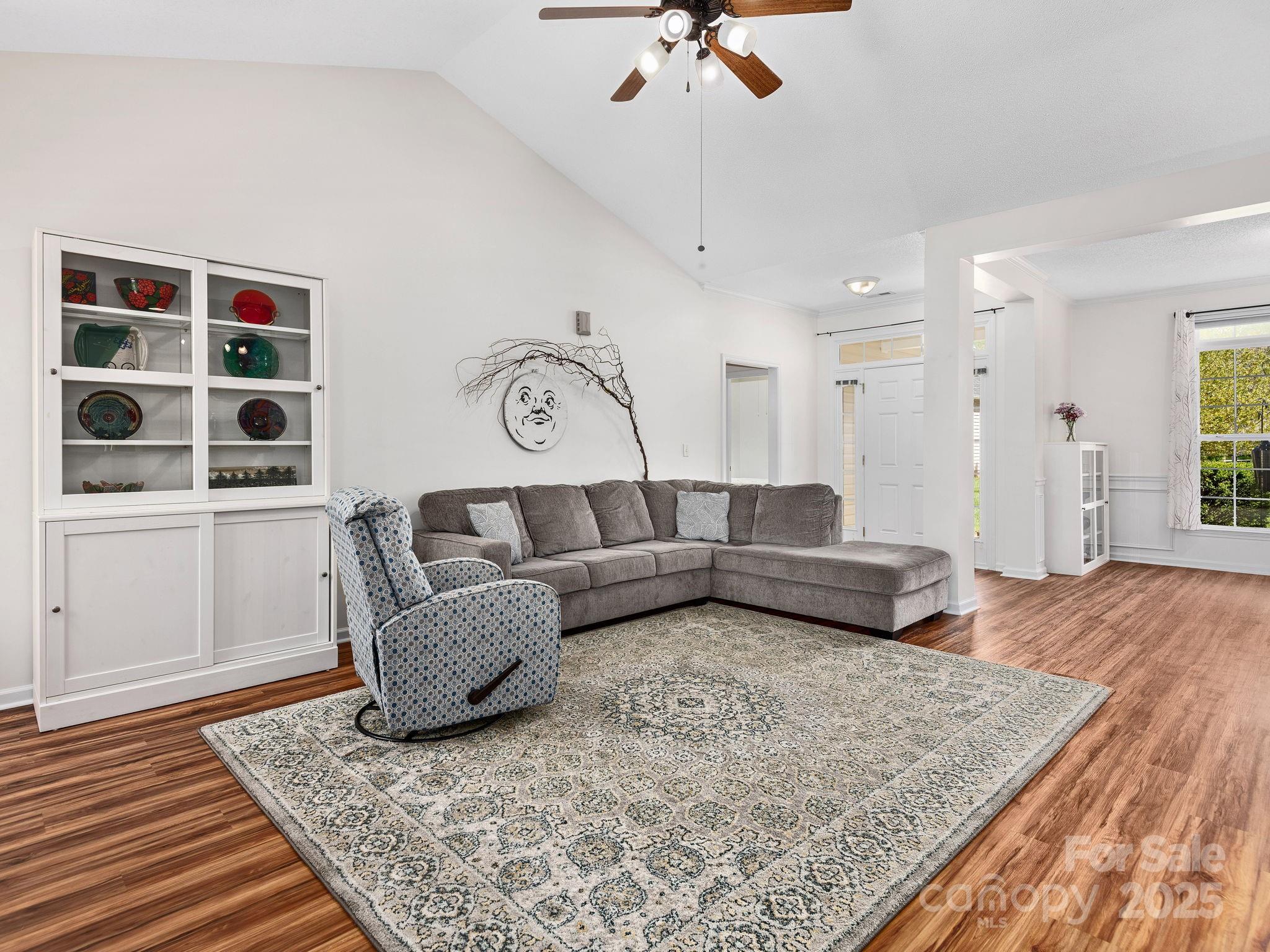 17 Hollow Crest Way