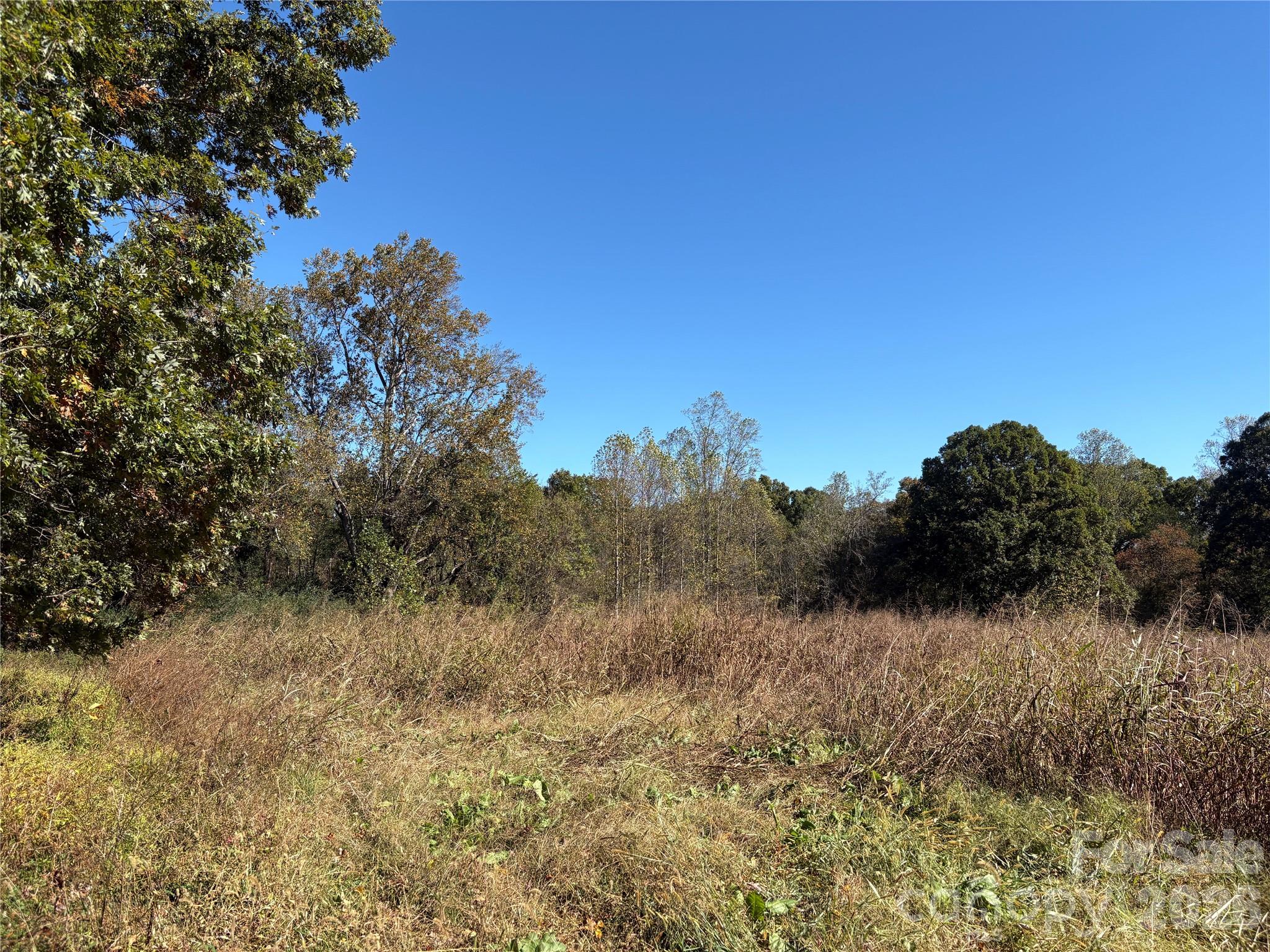 16 ac Warren Bridge Road