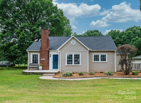 Single Family Residence in Vale NC 2185 Cat Square Road.jpg