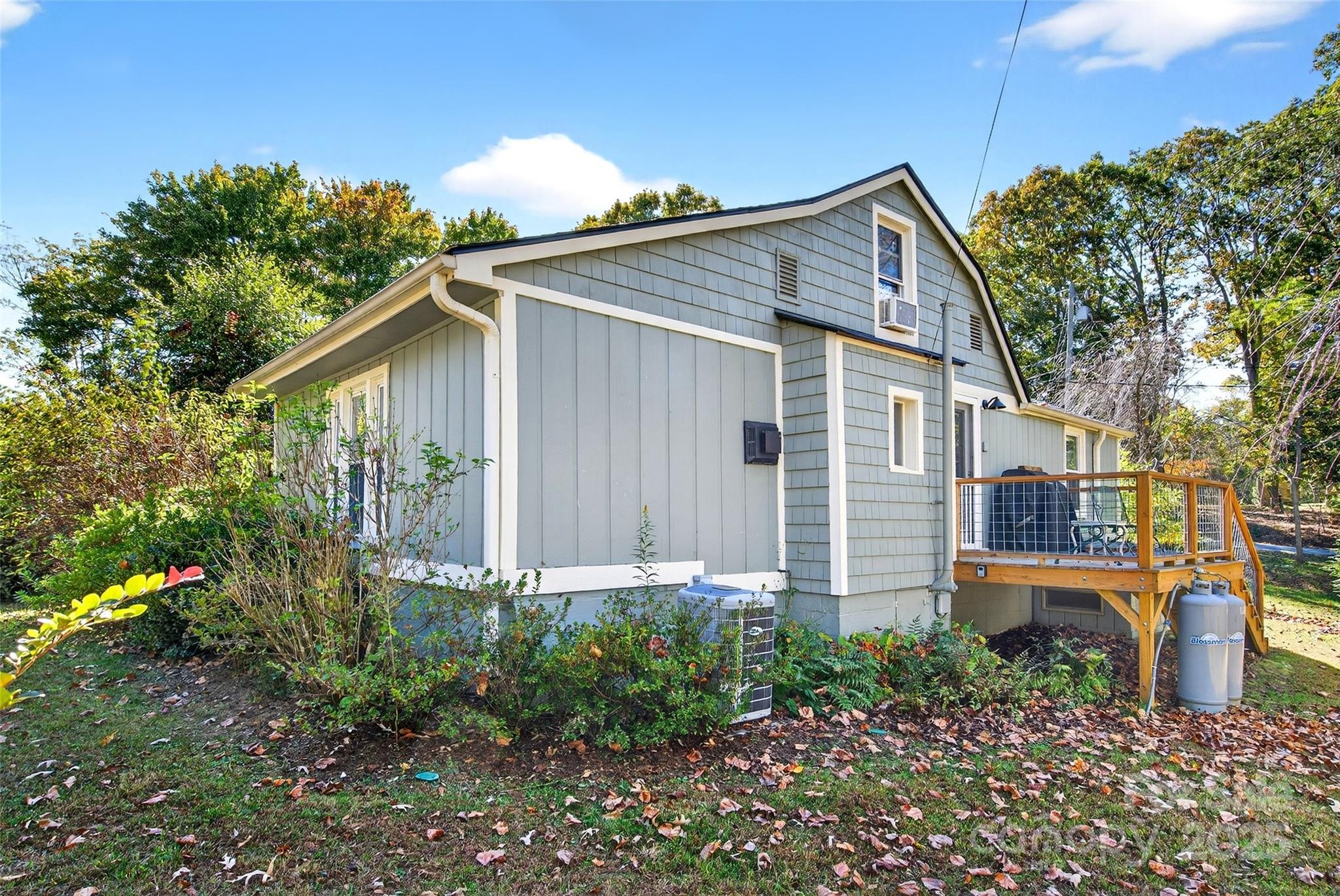 411 Hiawassee Avenue 1