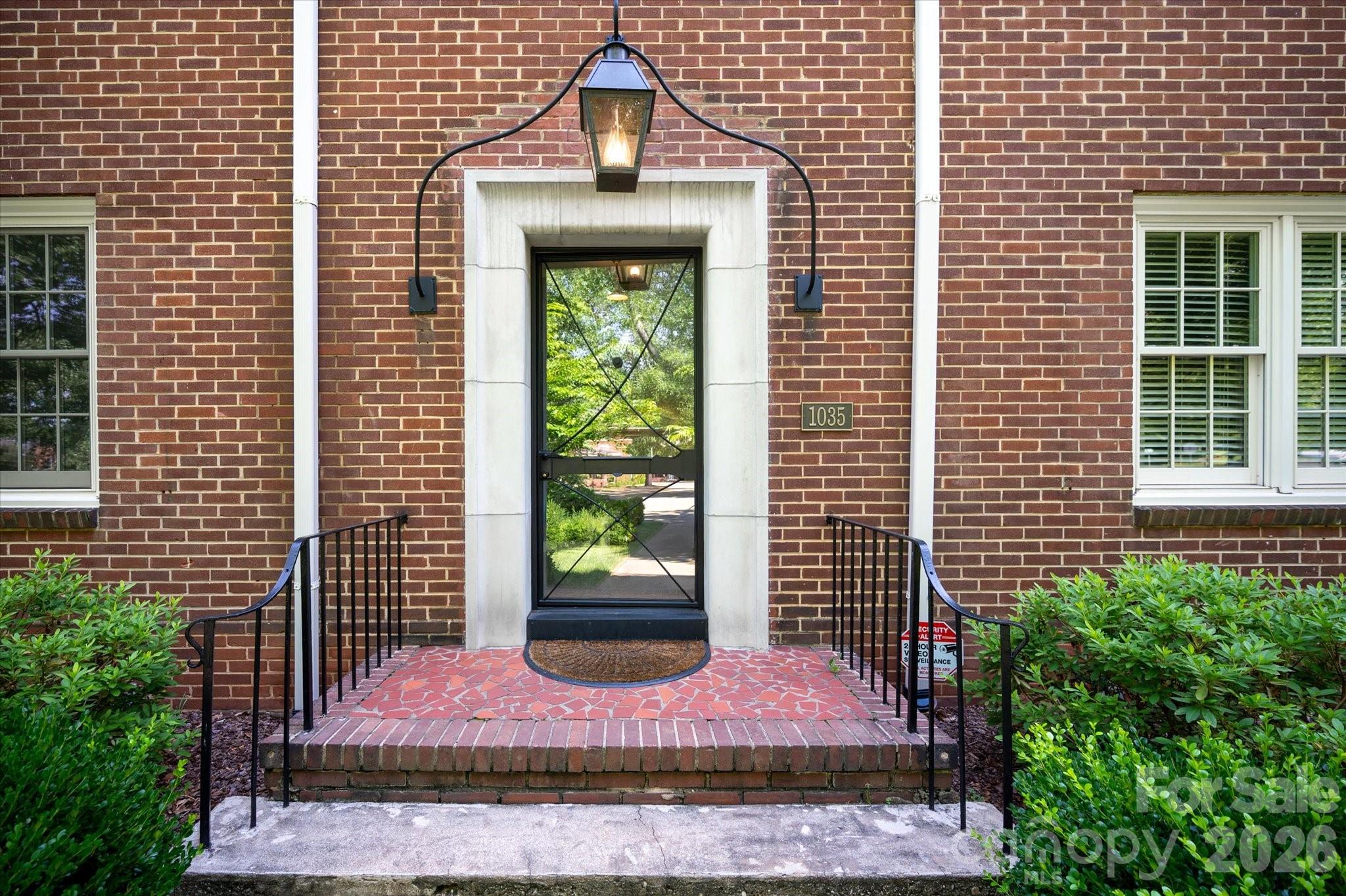 1035 Queens Road 8