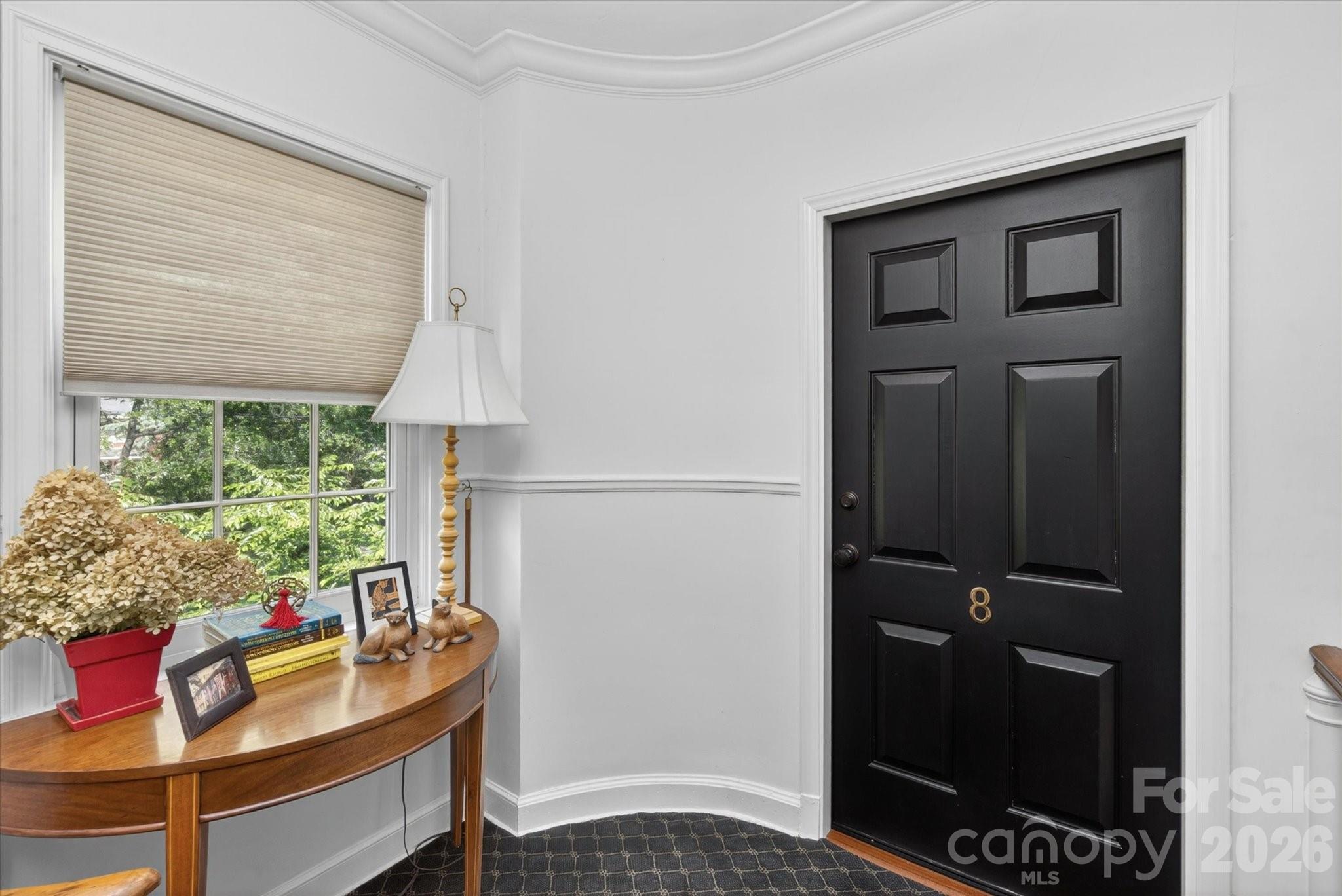 1035 Queens Road 8