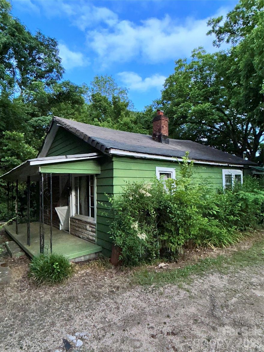 Investor special, priced below tax value minutes from downtown Concord!