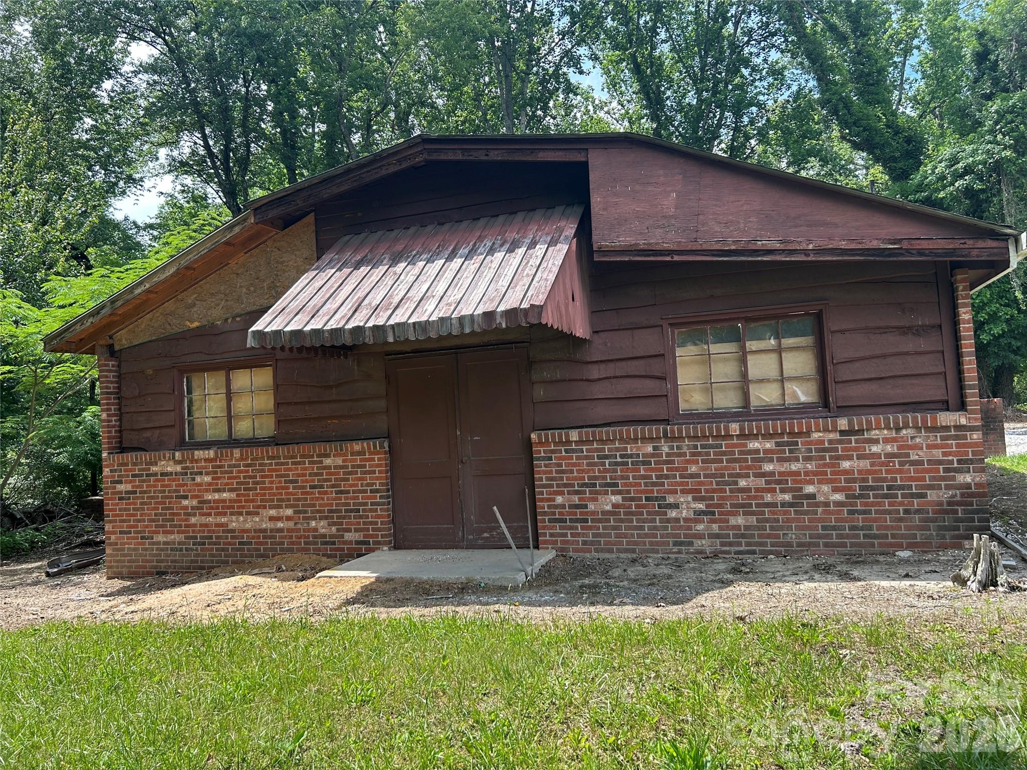 3177 Haywood Road
