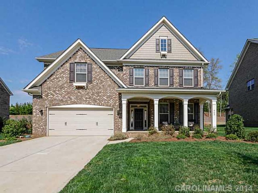 2 story Full Brick home in desirable Barber Rock. Open Eastover plan w/5BR's/4 BA's, hrdwds on Main level, along w/BR & Full Bath, Granite counters, tile backsplash, 42" cherry cabs & lrg granite island in Kit,, MBR w/trey ceiling, MBA w/tile flrs, granite counter w/dual sinks, sep surround tile shower & garden tub. Front irrigation, 2 car gar, 2" blinds.