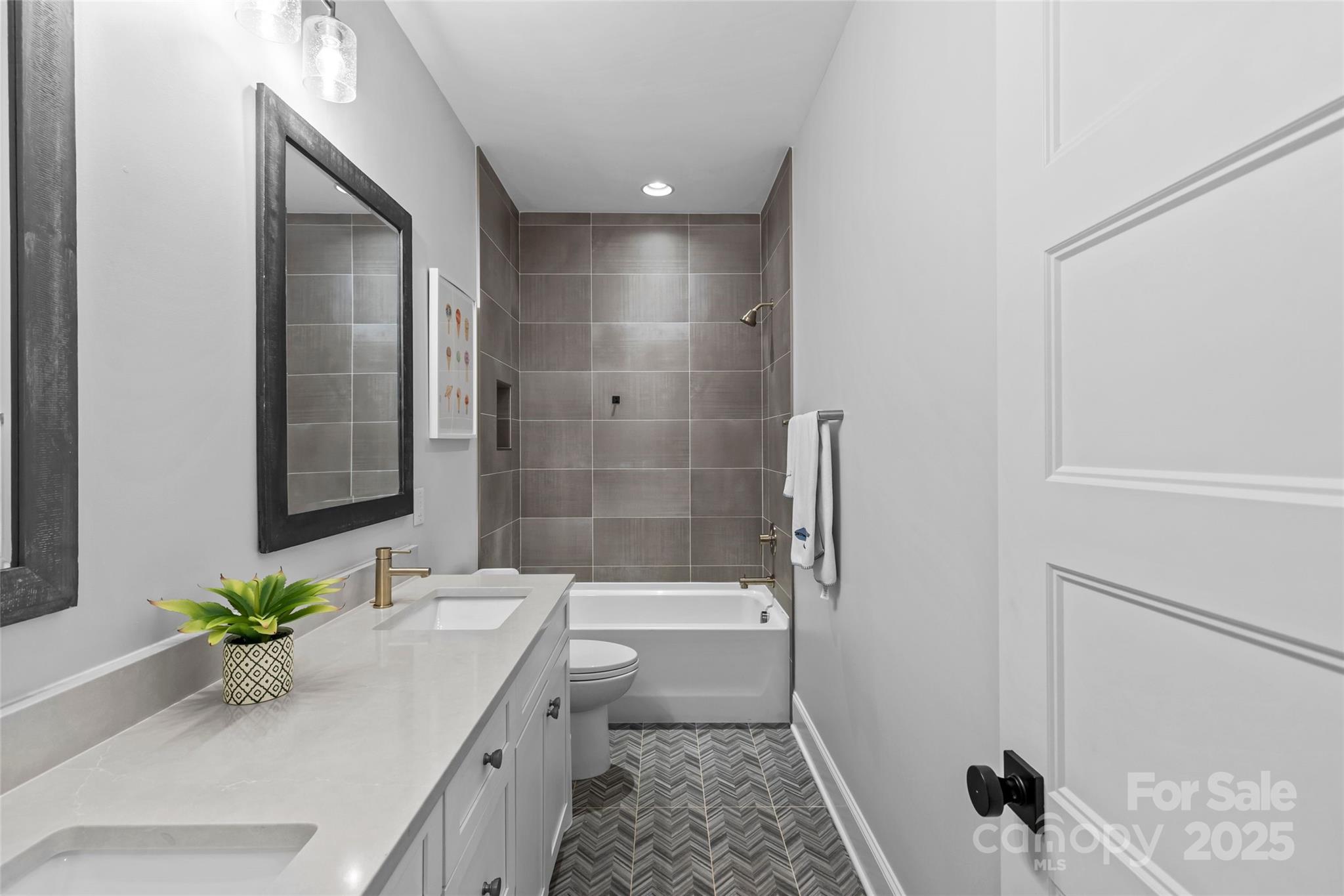 Mammoth Oaks - Residential