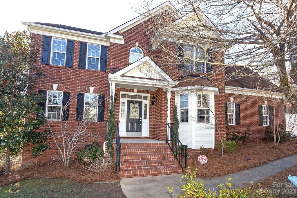 5301 Glencove Court Waxhaw NC 28173 MLS #4097596 Allen Tate 5301 Glencove Court Waxhaw NC 28173 MLS #4097596 Allen Tate