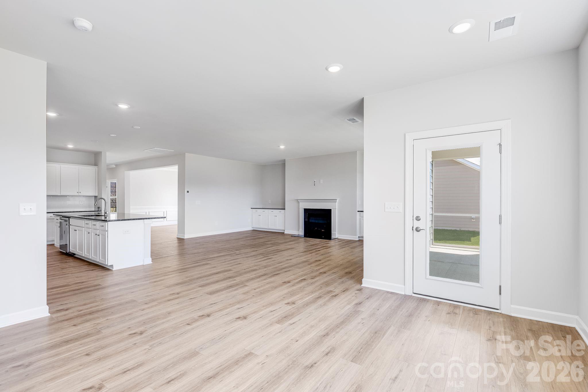 Roselyn - Residential