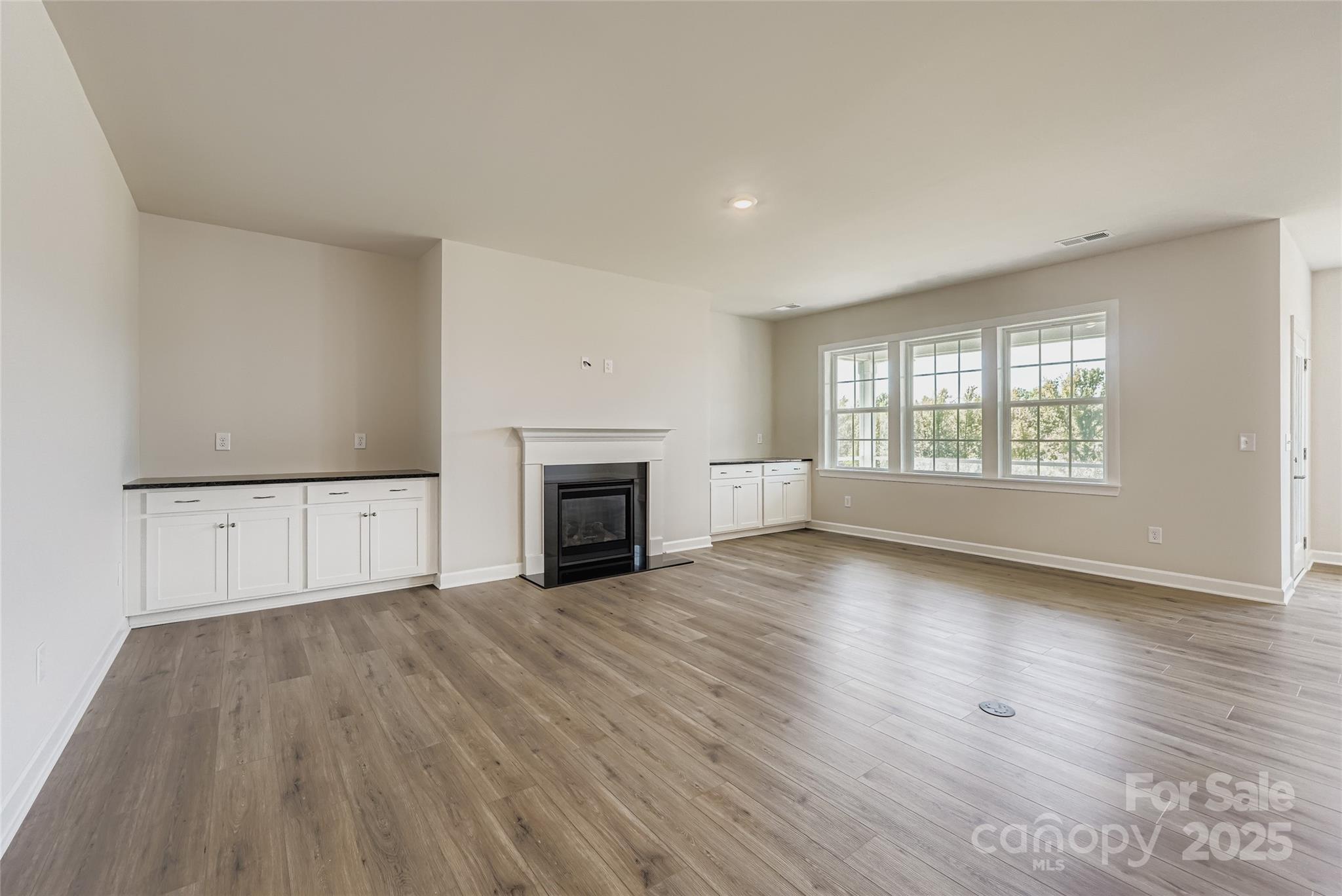 2287 Moon Crest Road