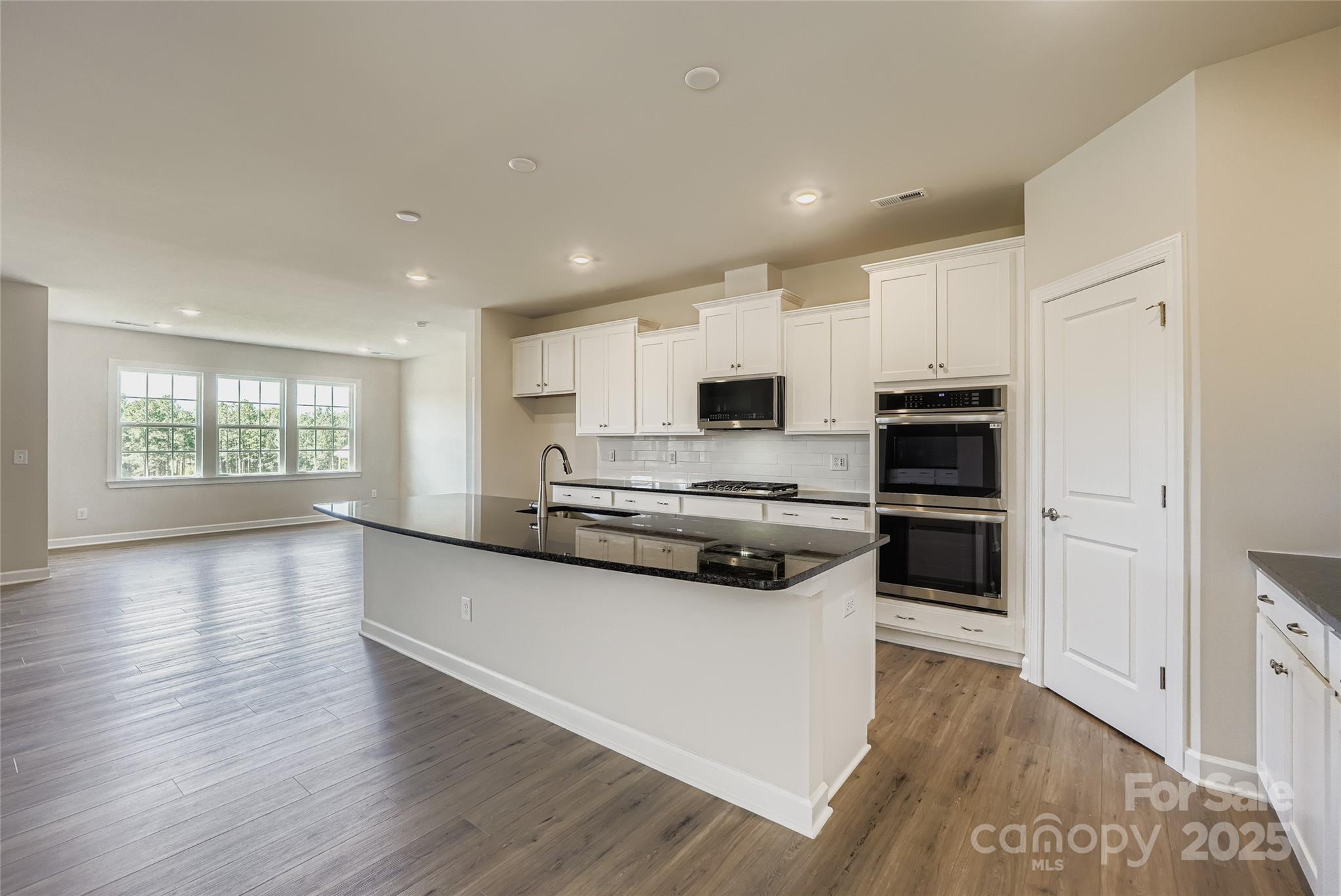 2287 Moon Crest Road