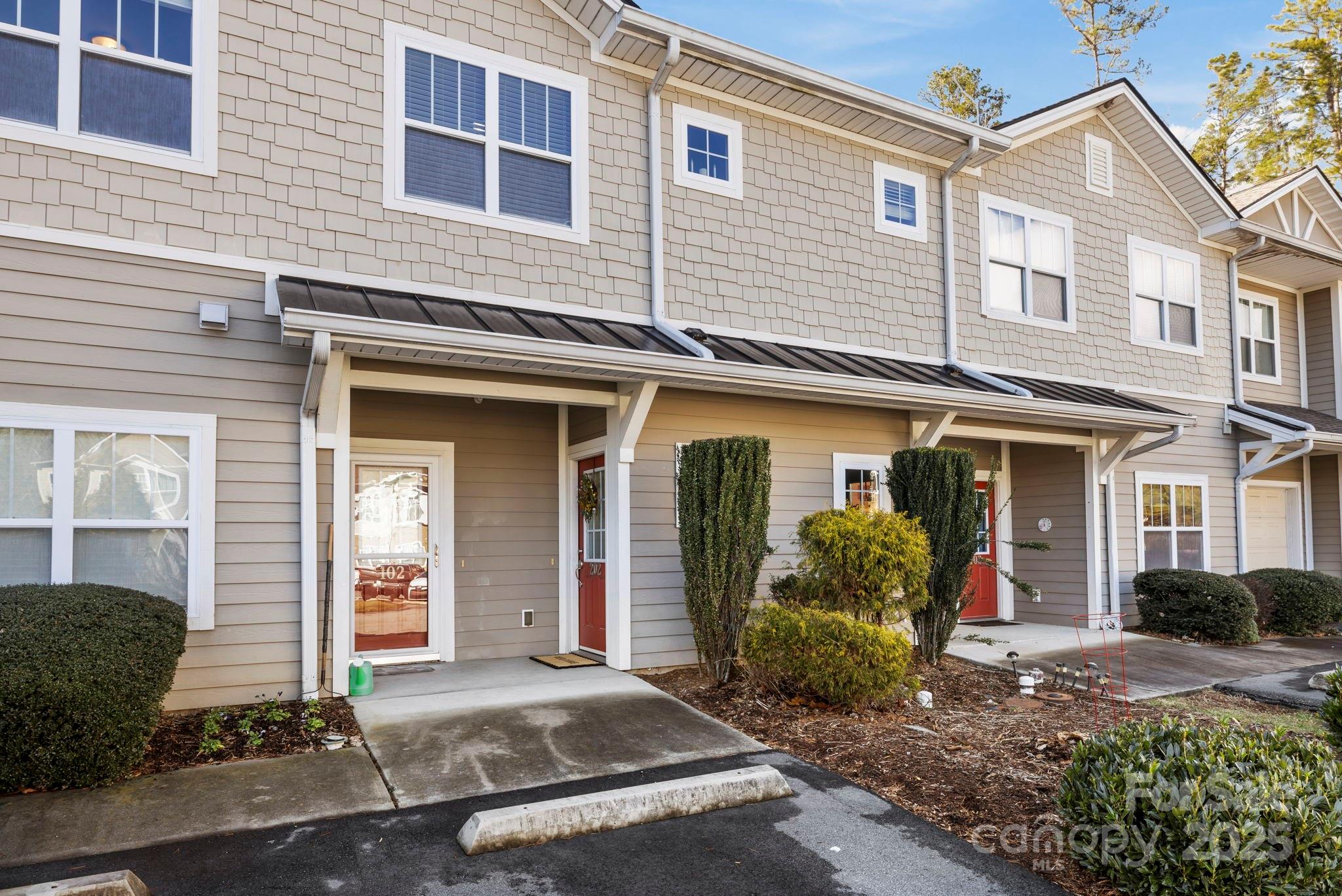 123 Foxden Drive 202