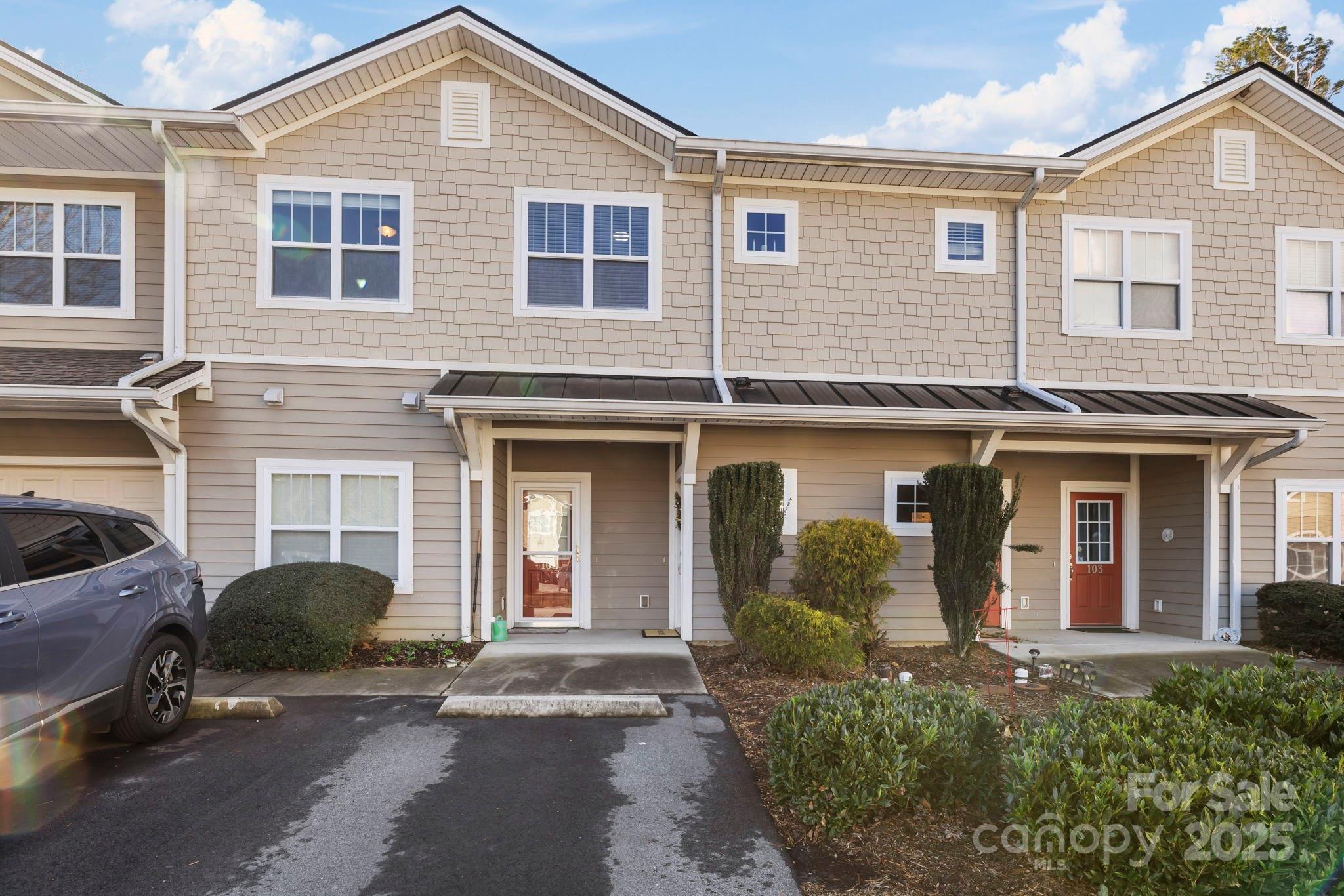 123 Foxden Drive 202