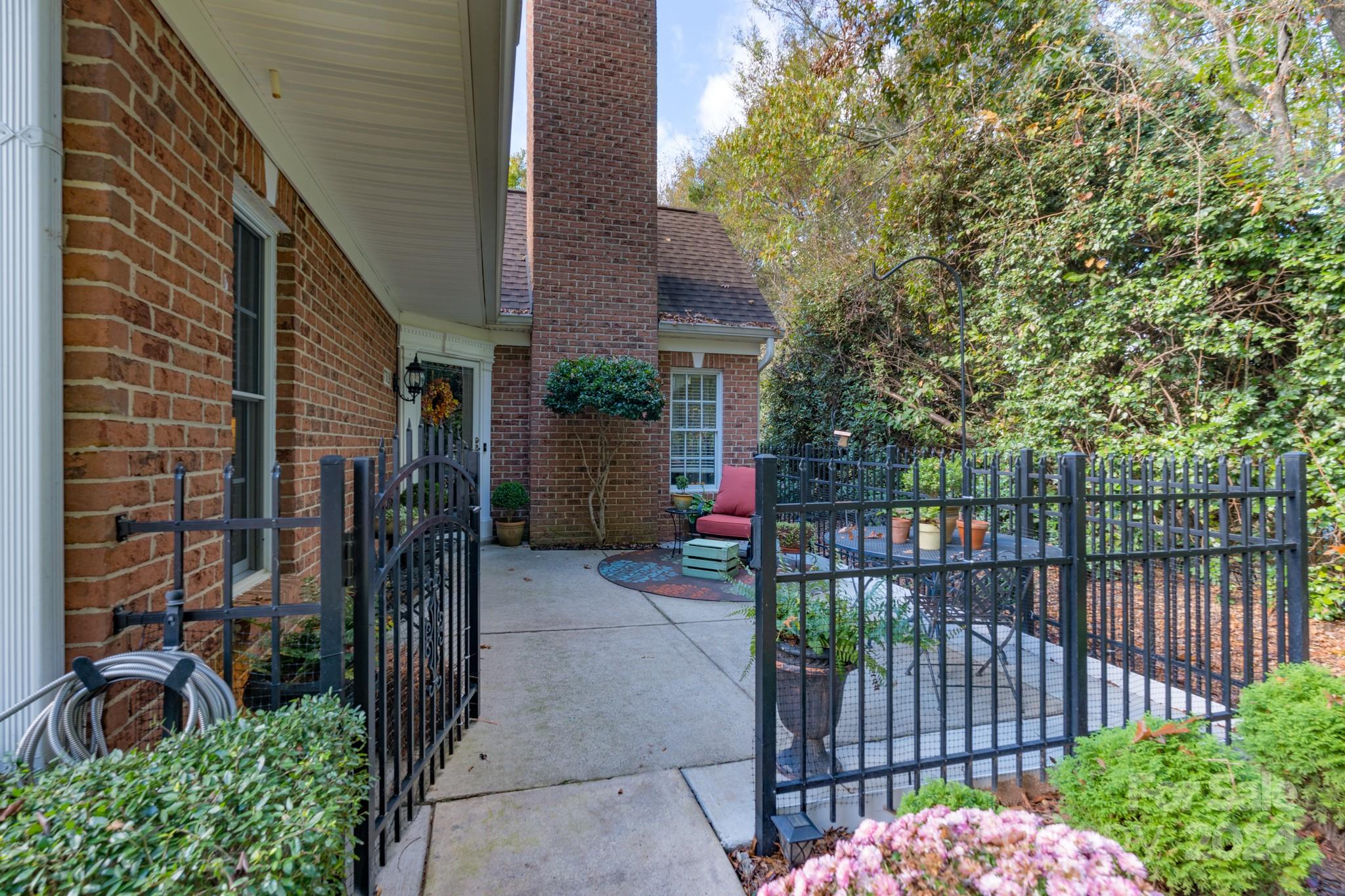 Greenhurst at Piper Glen - Residential