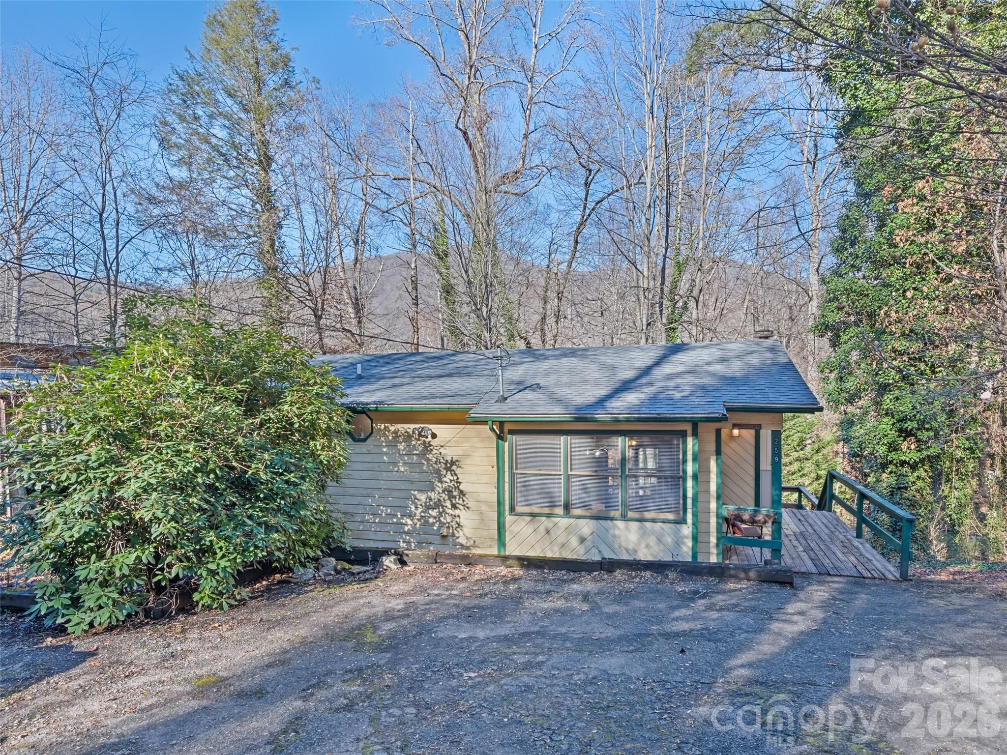 259 Hemlock Loop