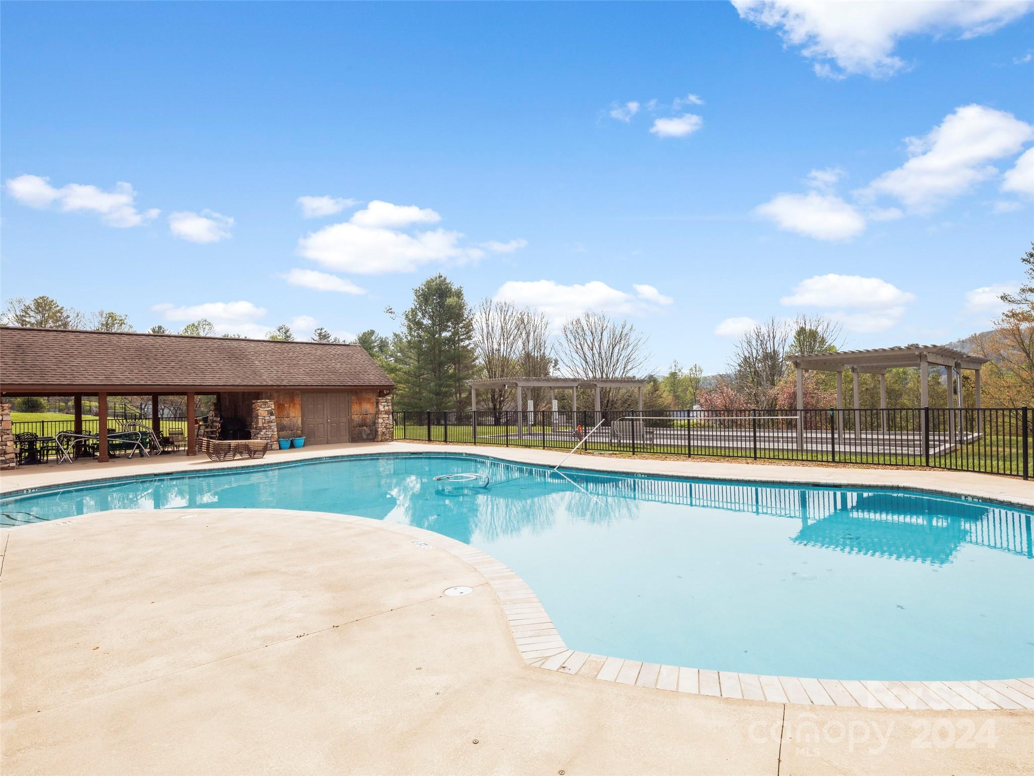 Cummings Cove - Residential